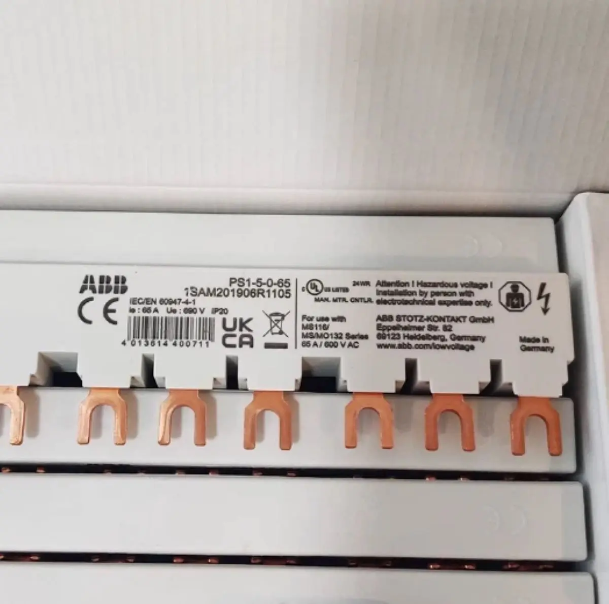 10 pcs PS1-5-0-65 10108481 1SAM201906R1105 3-phase busbar for 5 MS116 / MS132, Ie=65A
10 pcs PS1-5-0-65 10108481 1SAM201906R1105 3-phase busbar for 5 MS116 / MS132, Ie=65A