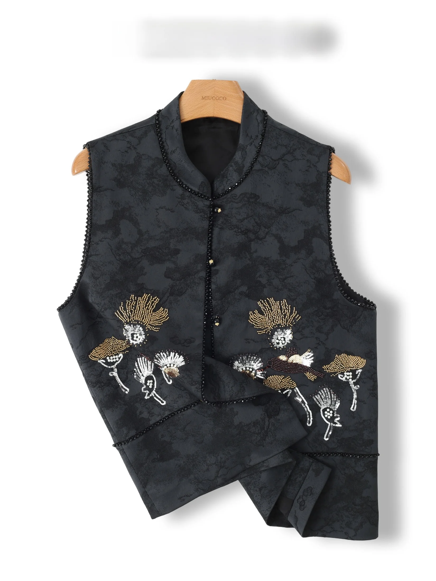 New Chinese Style Embroidered Bead Vest Women's National Trend Large Size Upper Apparel Fashionable Satin Original Design
New Chinese Style Embroidered Bead Vest Women's National Trend Large Size Upper Apparel Fashionable Satin Original Design
