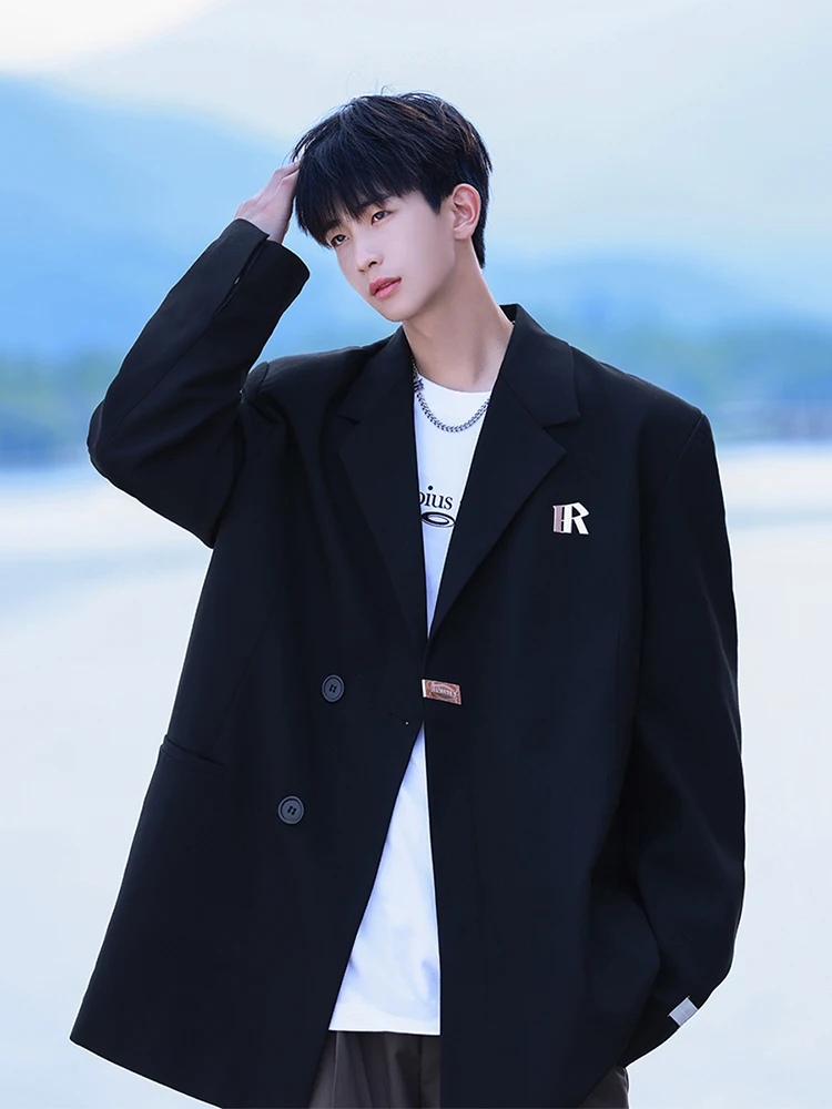 Мужской пиджак Ele Bla: осенне-зимний, свободного кроя, с металлическим декором, повседневный, с длинными рукавами, на пуговицах
Мужской пиджак Ele Bla: осенне-зимний, свободного кроя, с металлическим декором, повседневный, с длинными рукавами, на пуговицах