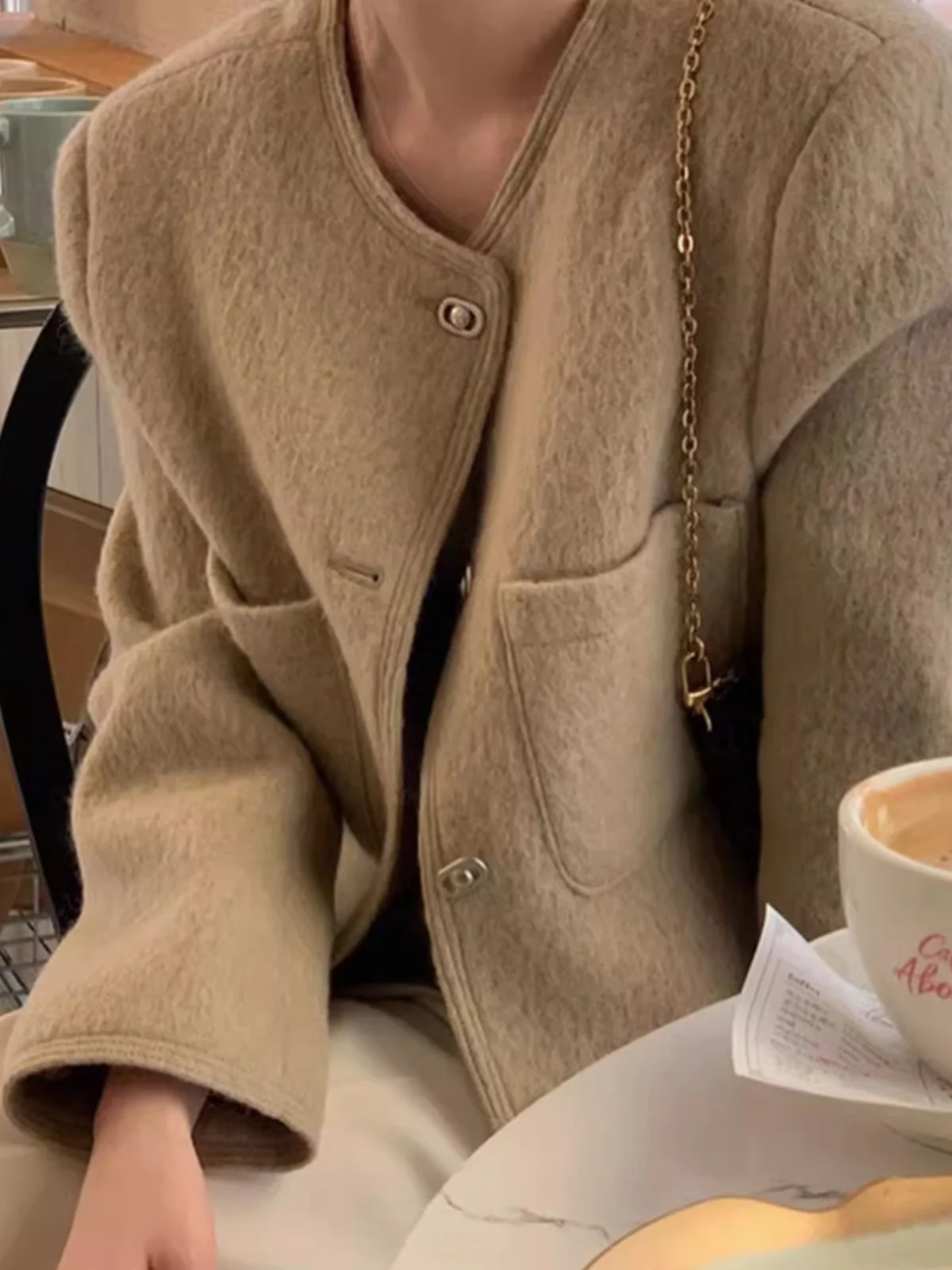 Faionable ort Woolen Coat Women's round Ne Design Sensation Ele Feel Autumn Winter New Sle Korean Version Slim Fit
Faionable ort Woolen Coat Women's round Ne Design Sensation Ele Feel Autumn Winter New Sle Korean Version Slim Fit