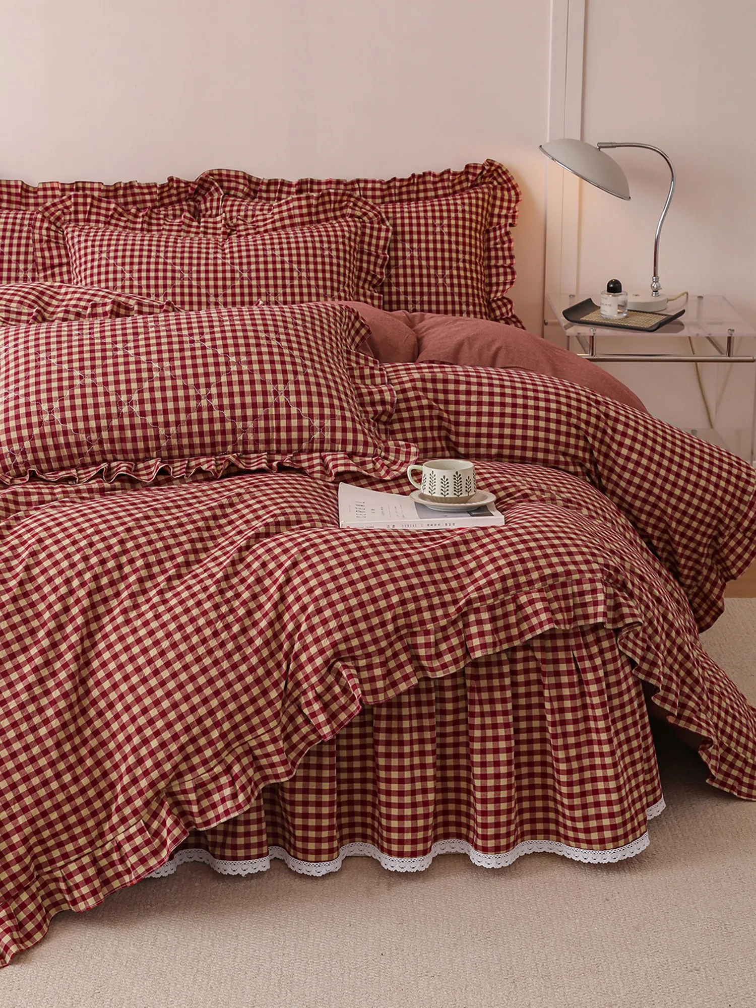 Washed Cotton Bedding Set French Style Soft Pure Cotton Duvet Cover Bedspread Bedskirt with Lace Edging Four Piece Bedding Set
Washed Cotton Bedding Set French Style Soft Pure Cotton Duvet Cover Bedspread Bedskirt with Lace Edging Four Piece Bedding Set