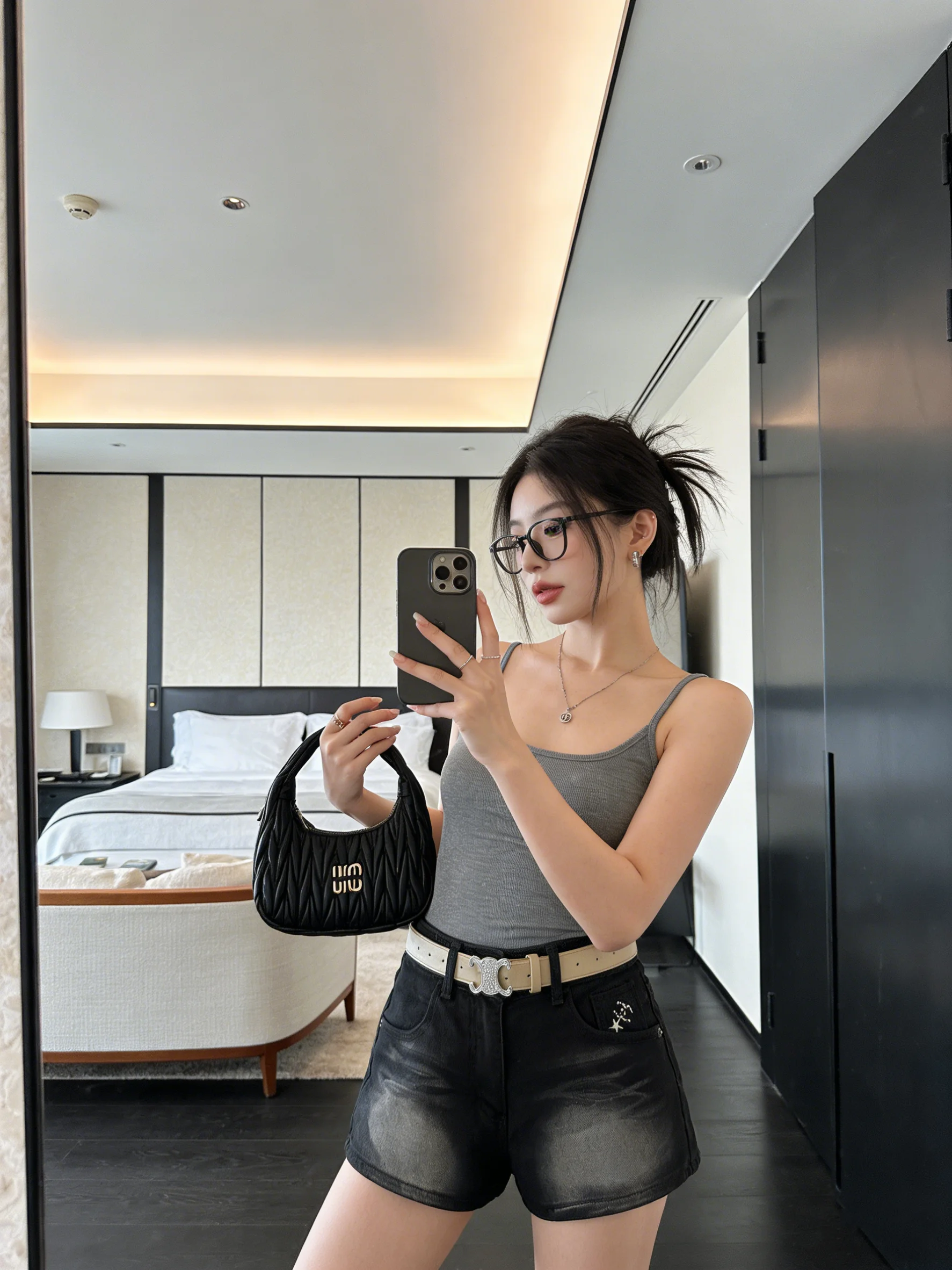 Y2K Millennium Style High Waist Denim Shorts Women Summer Slimming A-Line Wide Leg Trendy Fashion Korean Style Pocket Detail
Y2K Millennium Style High Waist Denim Shorts Women Summer Slimming A-Line Wide Leg Trendy Fashion Korean Style Pocket Detail