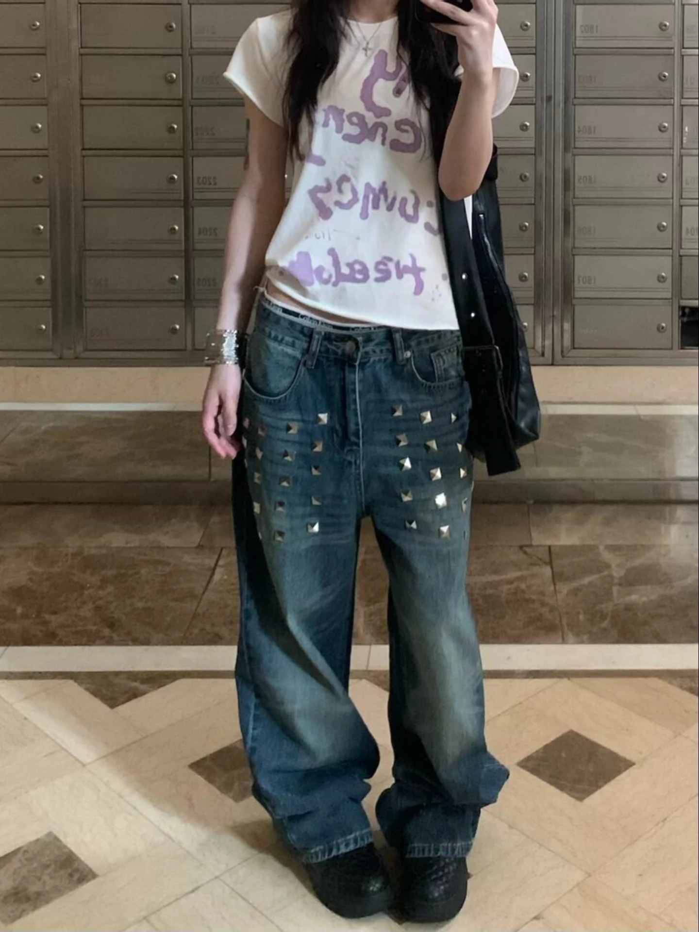 Washed Denim High Waist Wide Leg Pants Women's Punk Style Loose Fit Versatile Jeans Street Fashion Trendy Rivet Design Casual
Washed Denim High Waist Wide Leg Pants Women's Punk Style Loose Fit Versatile Jeans Street Fashion Trendy Rivet Design Casual