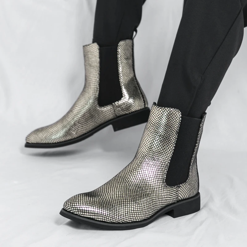 Модные золотые ботинки челси в британском стиле, мужские туфли с высоким берцем и острым носком, размер 38–46, кожаные ботильоны для мужчин, botas masculino
Модные золотые ботинки челси в британском стиле, мужские туфли с высоким берцем и острым носком, размер 38–46, кожаные ботильоны для мужчин, botas masculino