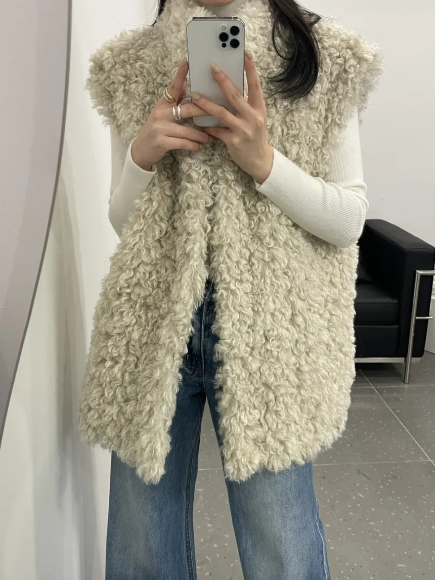 Chic Autumn Winter Temperament Solid Color Loose Casual Sleeveless Lambhair Vest Jacket Women
Chic Autumn Winter Temperament Solid Color Loose Casual Sleeveless Lambhair Vest Jacket Women