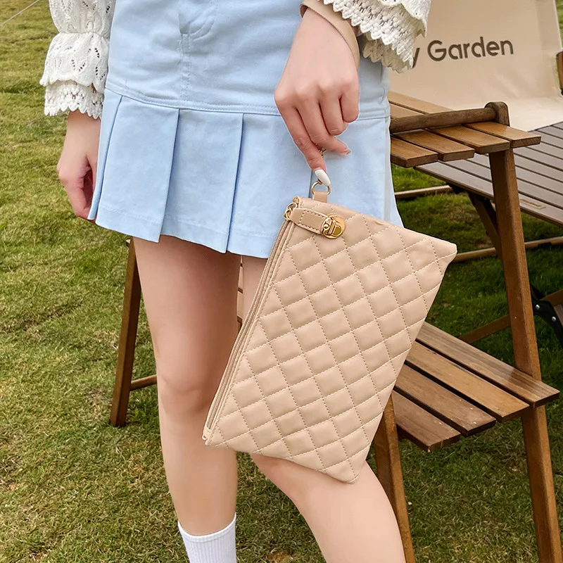 Quilted PU Leather Wristlet Clutch Women Stylish Zip Pouch Compact Purse Ideal for Travel Evening designer purses and handbags
Quilted PU Leather Wristlet Clutch Women Stylish Zip Pouch Compact Purse Ideal for Travel Evening designer purses and handbags