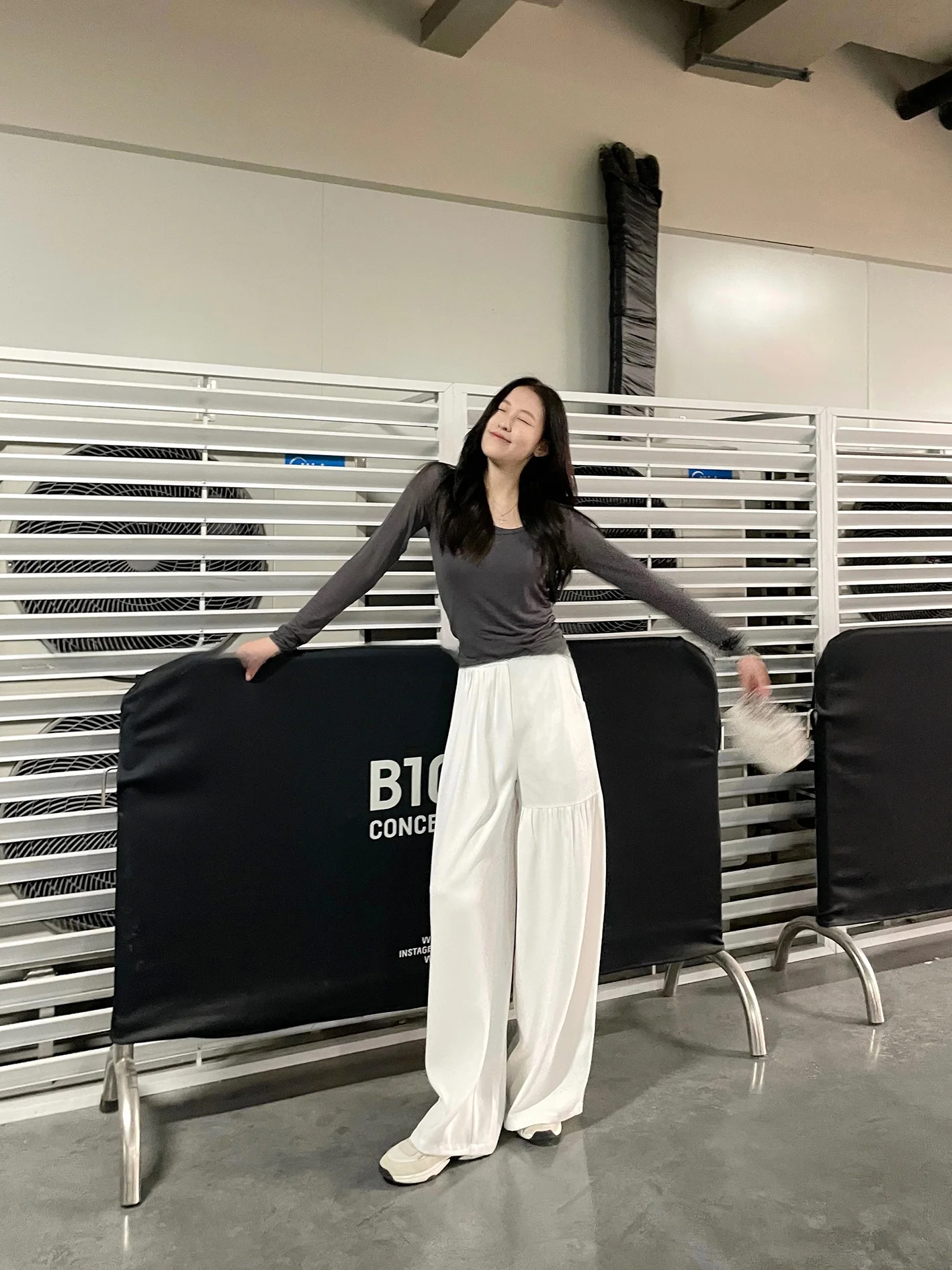 Maste Mermaid Irregular Splicing Design Wide Leg Pants Summer Lazy Fashion Thin Long Trousers Casual Pants for Women
Maste Mermaid Irregular Splicing Design Wide Leg Pants Summer Lazy Fashion Thin Long Trousers Casual Pants for Women