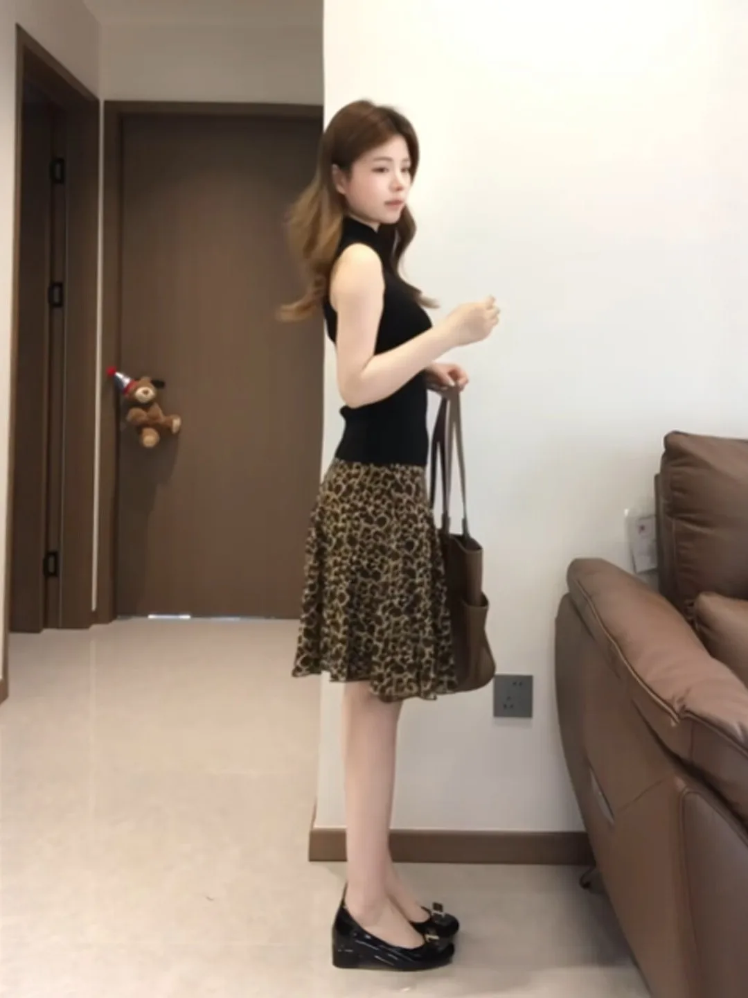 Sexy Leopard Print Skirt And Top Set Sisterly Trend Summer Fashion Vintage Style Short Sleeve round Neck Crop Top
Sexy Leopard Print Skirt And Top Set Sisterly Trend Summer Fashion Vintage Style Short Sleeve round Neck Crop Top