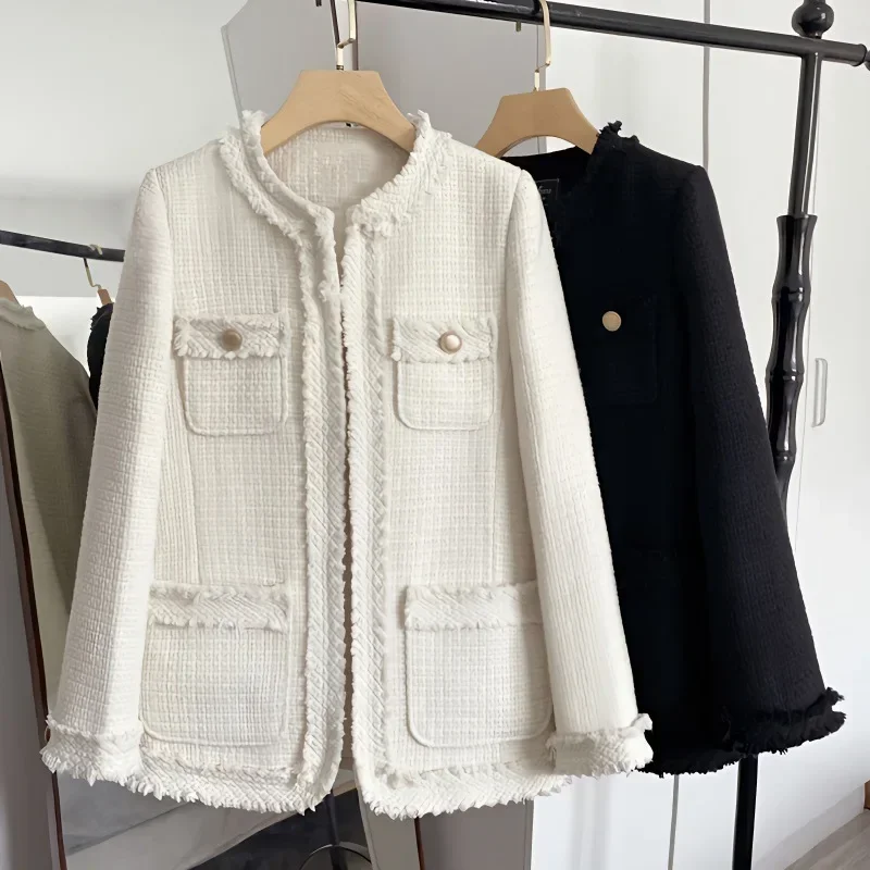 Женское пальто в стиле Xiaoxiang на осень и зиму, новый повседневный универсальный топ. Небольшая роста выходит для похудения и социальной атмосферы.
Женское пальто в стиле Xiaoxiang на осень и зиму, новый повседневный универсальный топ. Небольшая роста выходит для похудения и социальной атмосферы.