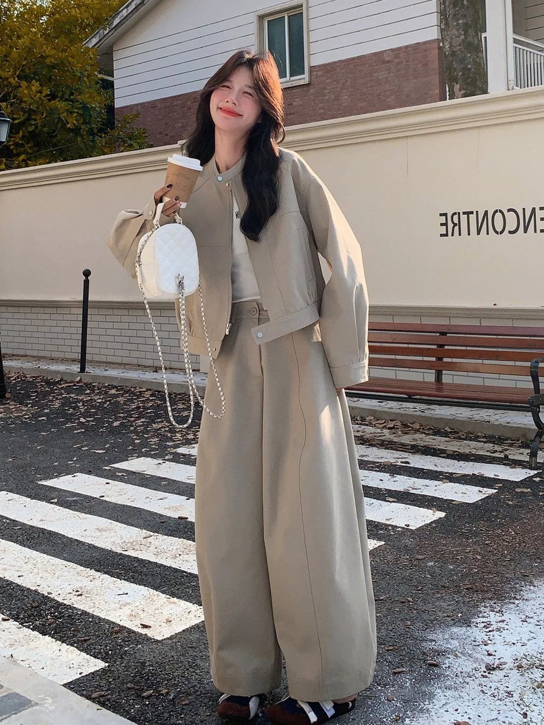 Cool Commute Set Women's 2026 New Korean Design Wide Leg Pants Two Piece Set Beige Fashionable Spring Outfit for Adults
Cool Commute Set Women's 2026 New Korean Design Wide Leg Pants Two Piece Set Beige Fashionable Spring Outfit for Adults