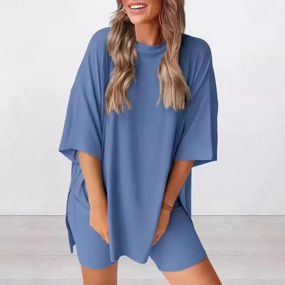 Spring and Summer Loose and Fashionable Solid Color Casual Short Sleeved Shorts Two-piece Set
Spring and Summer Loose and Fashionable Solid Color Casual Short Sleeved Shorts Two-piece Set
