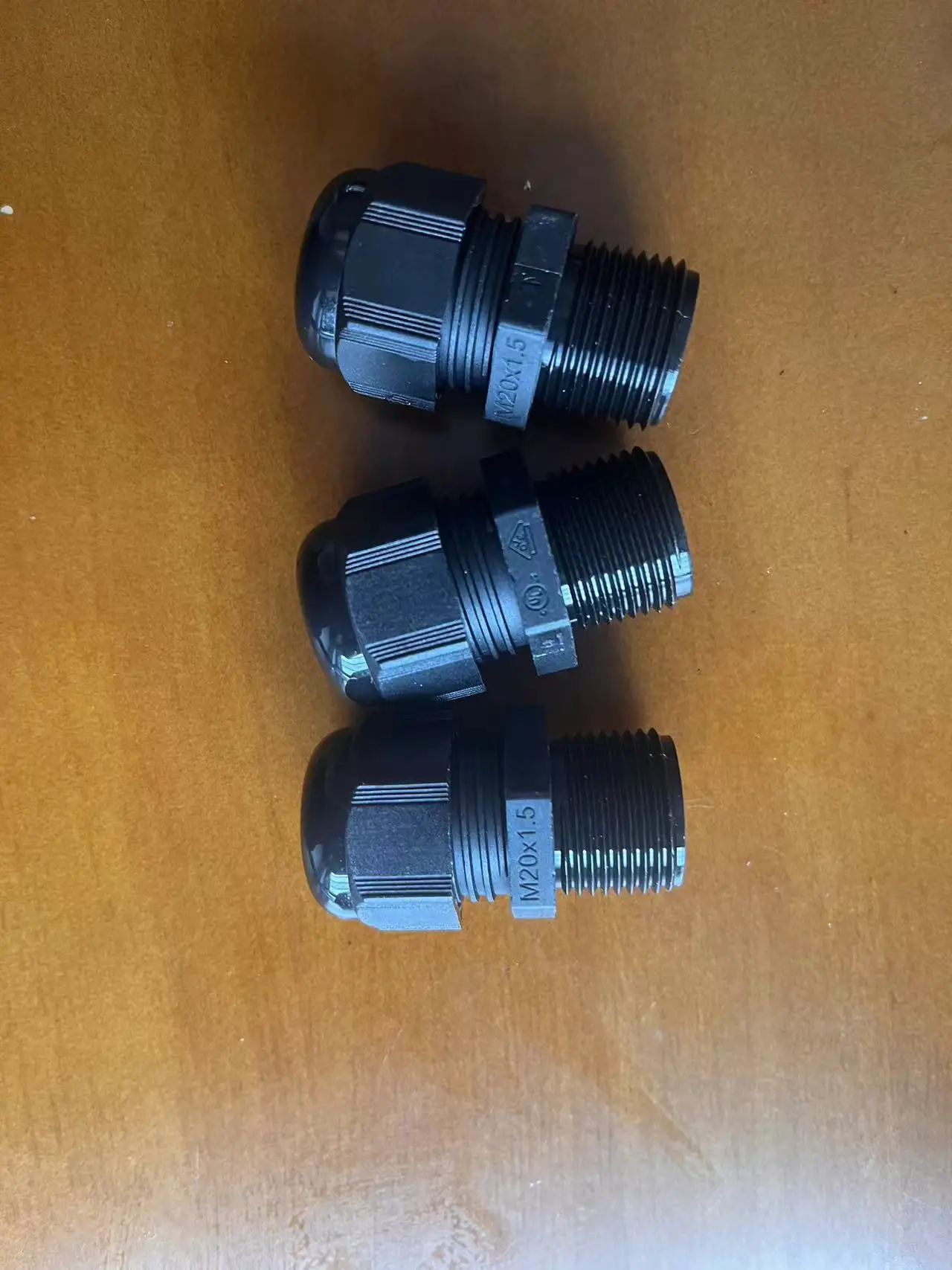 Кабельный разъем HSK-L-M20-RAL9005 99850, абсолютно новый HELUKABEL, быстрая доставка
Кабельный разъем HSK-L-M20-RAL9005 99850, абсолютно новый HELUKABEL, быстрая доставка
