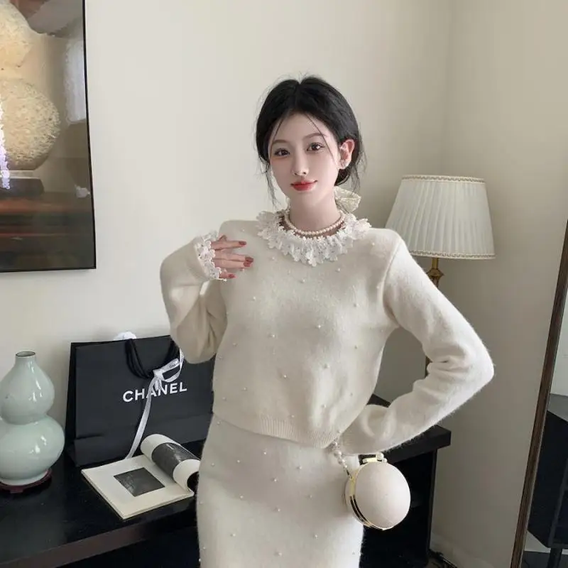 Korean Style 2025 Autumn Winter Women's Fashion Lace Loose Fit Knitted Top Sweater And Temperament Skirt 2-piece Set Female 
Korean Style 2025 Autumn Winter Women's Fashion Lace Loose Fit Knitted Top Sweater And Temperament Skirt 2-piece Set Female