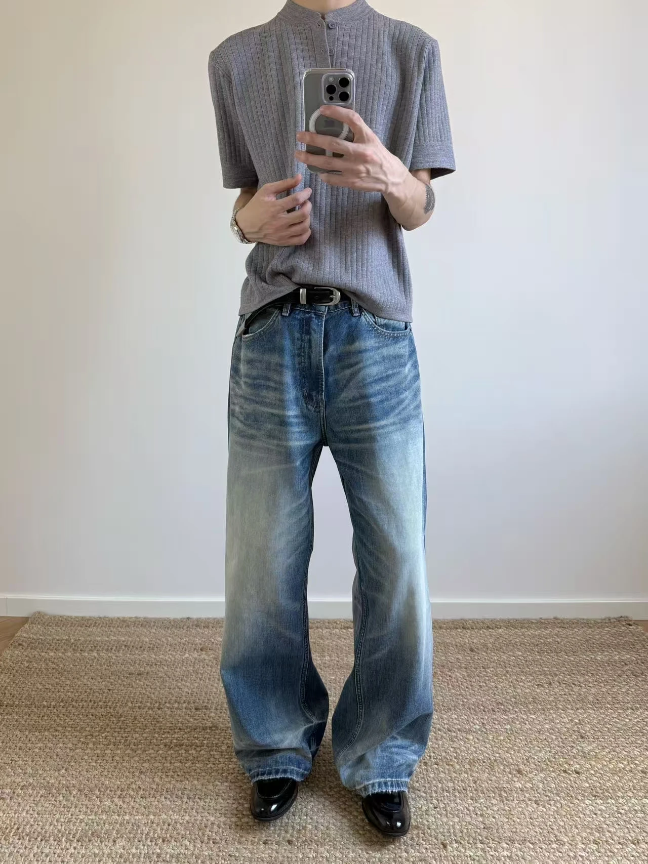 Ретро ледяной синий с натертой вручную трапециевидной формы, прямые синие джинсы, молодежные модные хлопковые джинсовые длинные брюки с низкой талией
Ретро ледяной синий с натертой вручную трапециевидной формы, прямые синие джинсы, молодежные модные хлопковые джинсовые длинные брюки с низкой талией