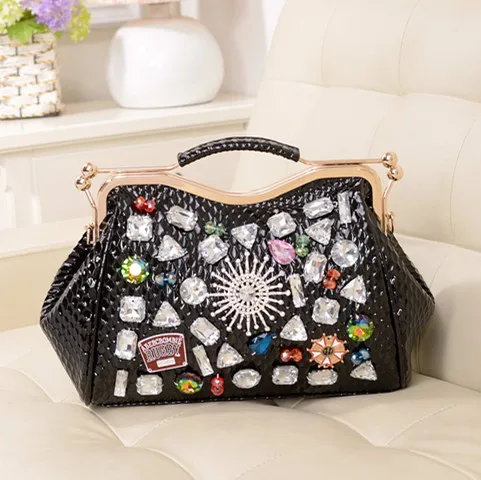 New 2025 Diamond Crystals Women Bag Rhinestone Leather Handbags Fashion Women's Bag Clip Chain Shoulder Messenger Bags
New 2025 Diamond Crystals Women Bag Rhinestone Leather Handbags Fashion Women's Bag Clip Chain Shoulder Messenger Bags