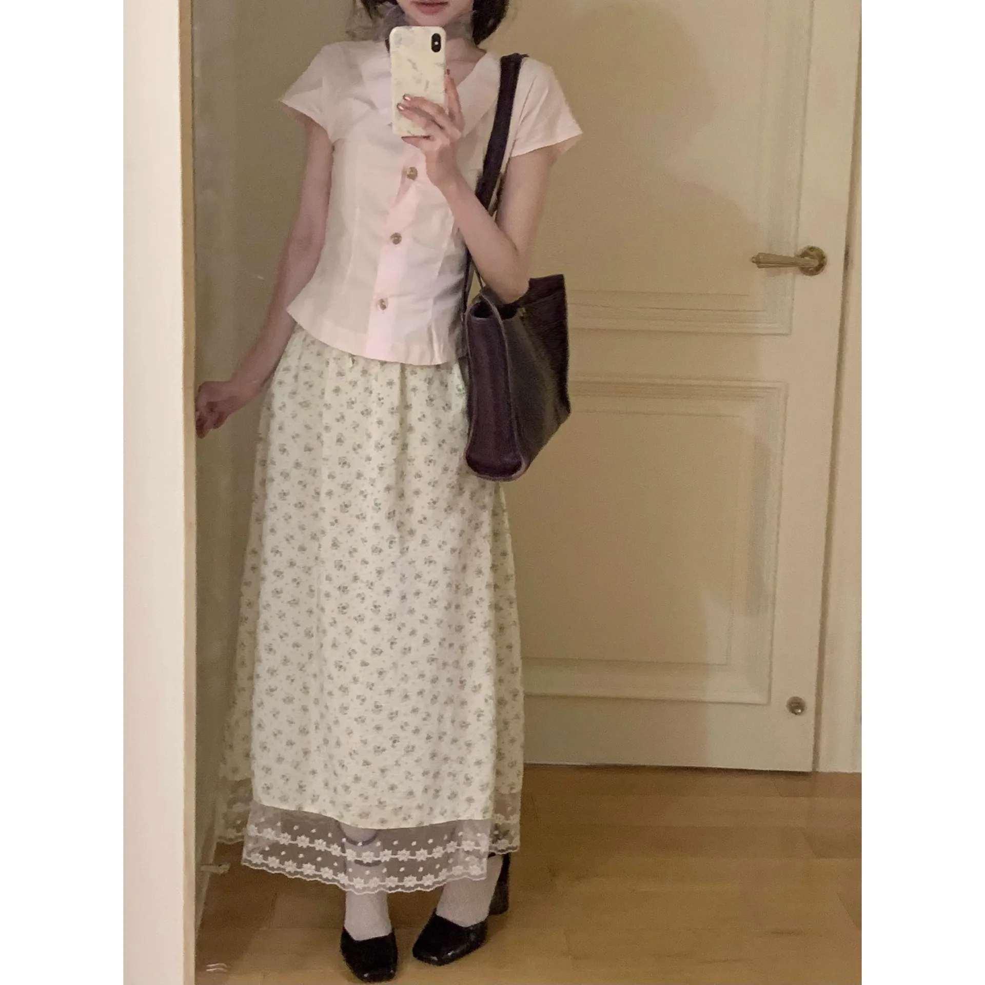 Lace Splicing Floral Skirt Women's Summer New Design Sense High Waist Thin Medium and Long A-shaped Skirt
Lace Splicing Floral Skirt Women's Summer New Design Sense High Waist Thin Medium and Long A-shaped Skirt