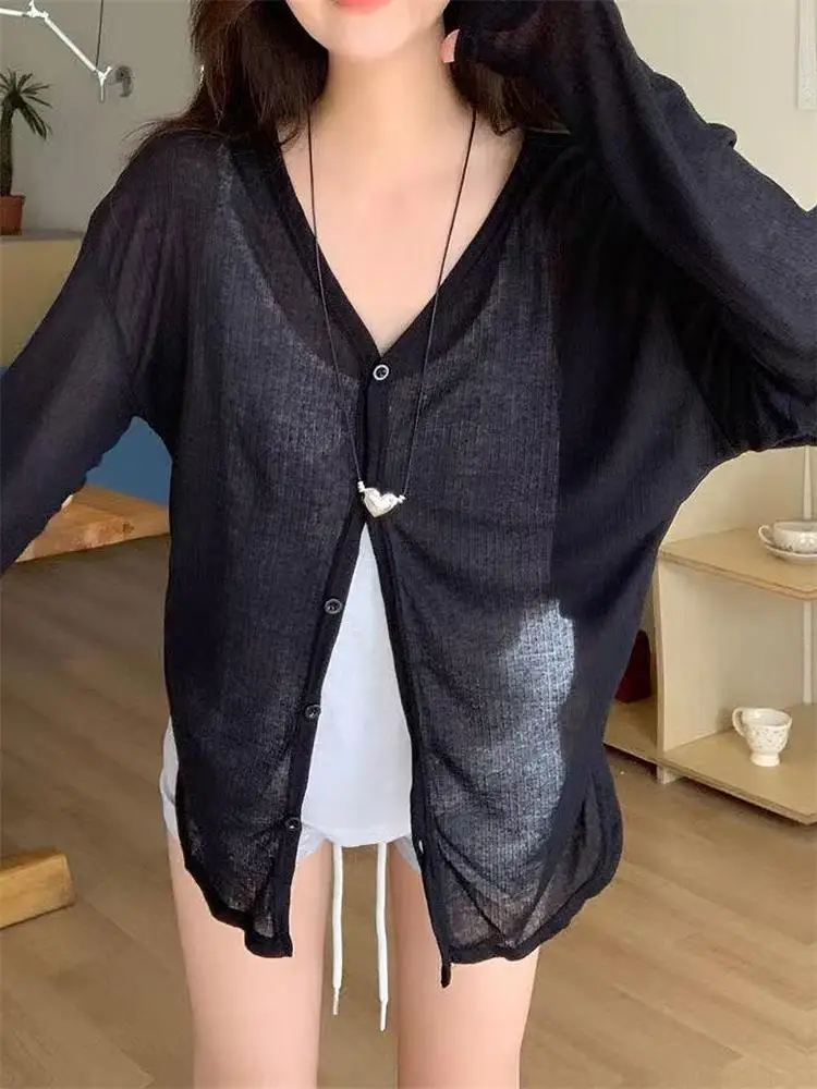 Solid V-neck Shirt Women Spring Single Breasted Loose Top Slim All-match Sun Protection Summer Thin Fashion Long Sleeved Shirts
Solid V-neck Shirt Women Spring Single Breasted Loose Top Slim All-match Sun Protection Summer Thin Fashion Long Sleeved Shirts