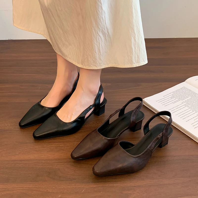 French Pointed Toe Block Heel Side Empty Wrapped Toe Sandals Women 2026 Summer New Versatile Hollow Heels
French Pointed Toe Block Heel Side Empty Wrapped Toe Sandals Women 2026 Summer New Versatile Hollow Heels