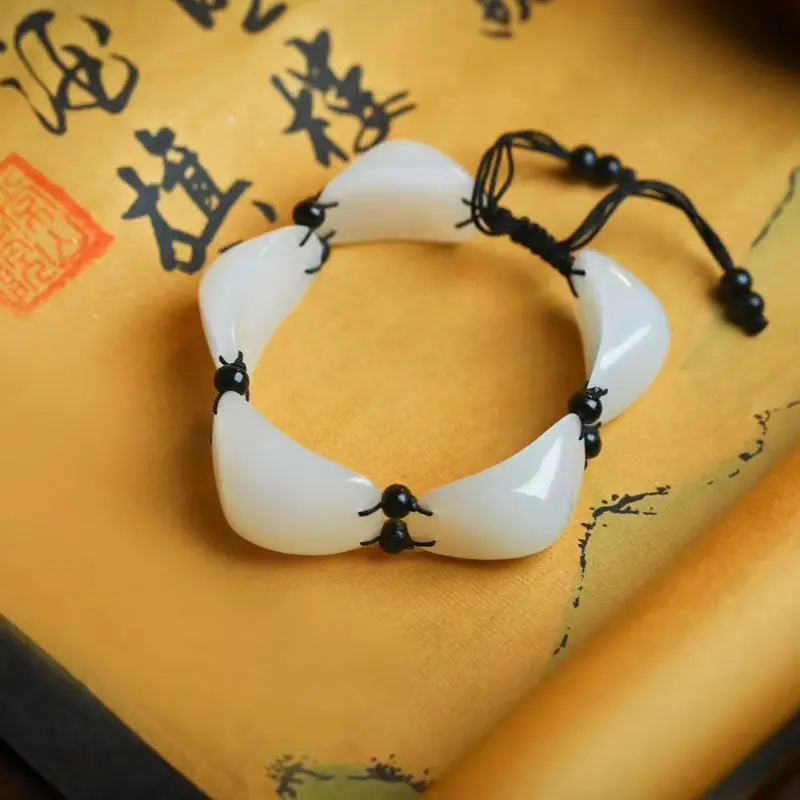 Hetian Old Qinghai Material Sheep Fat White Jade Stone Bracelet Elegant Jewelry Men And Women
Hetian Old Qinghai Material Sheep Fat White Jade Stone Bracelet Elegant Jewelry Men And Women