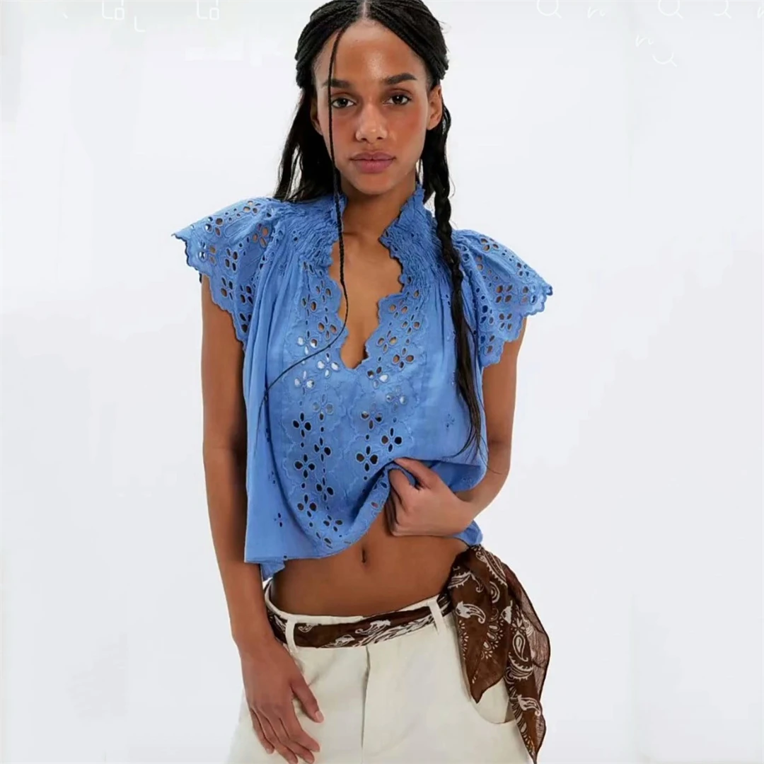 2 Colors Freep Girl Shirt Spring 2026 Hollow out V-Neck Short Sleeve French Style Loose Fit Cotton Youthful Fashion Top
2 Colors Freep Girl Shirt Spring 2026 Hollow out V-Neck Short Sleeve French Style Loose Fit Cotton Youthful Fashion Top