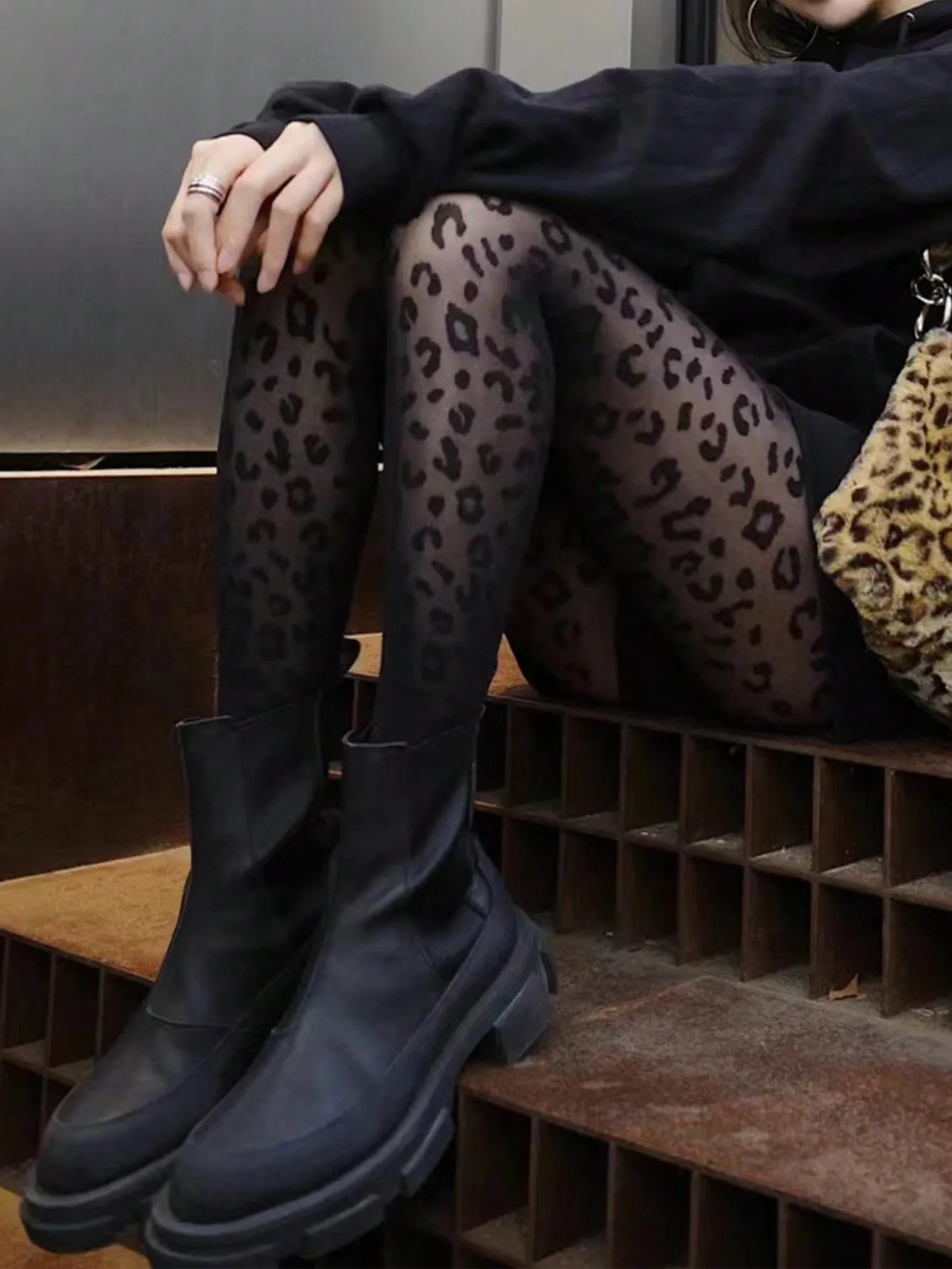 50D Sheer Leopard Print Tights for Women - Stretchy Pantyhose, All-Season Wear
50D Sheer Leopard Print Tights for Women - Stretchy Pantyhose, All-Season Wear