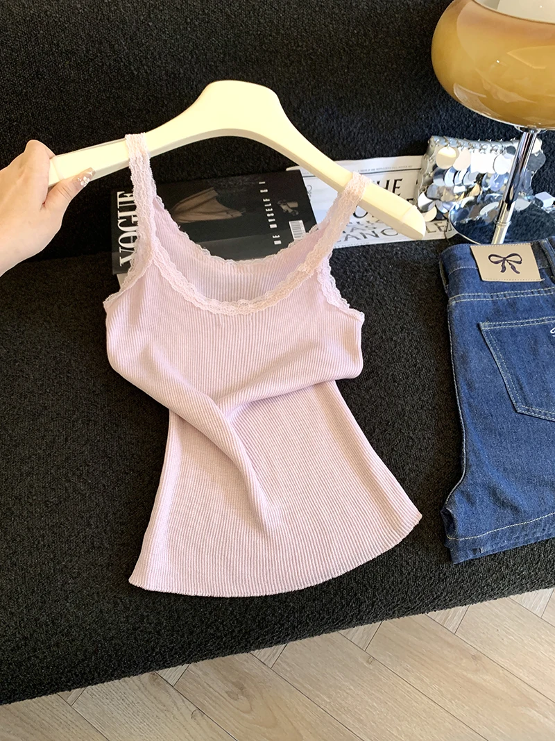 Summer New Style Lace Splicing Sleeveless Knitted Halter Top Women's Sweet And Spicy Girl Fit Upper Body Self Preservation Model
Summer New Style Lace Splicing Sleeveless Knitted Halter Top Women's Sweet And Spicy Girl Fit Upper Body Self Preservation Model