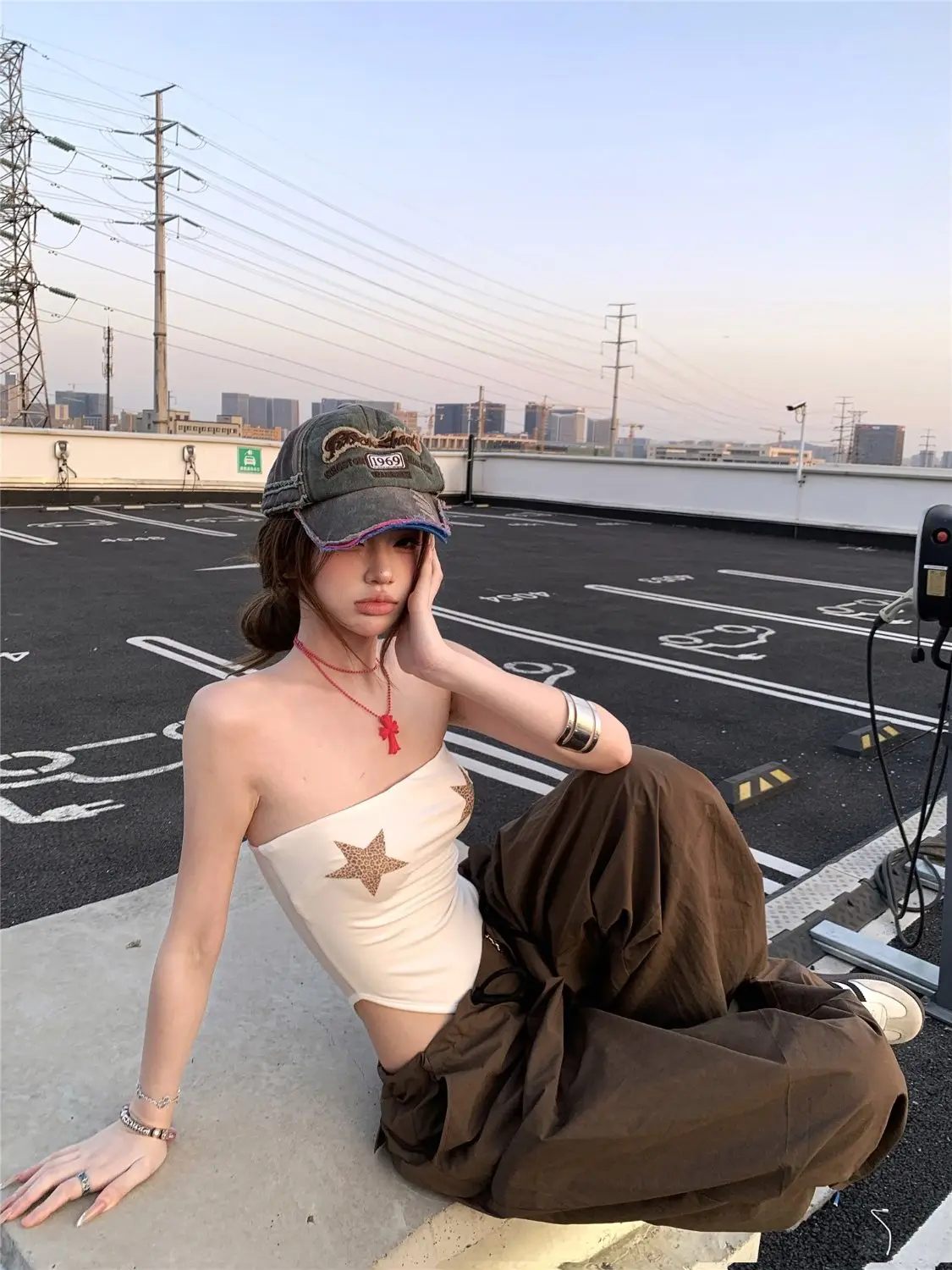 Faionable American Hot Girl Outfit Women's Early Spring New Sle Star Leopard Print Jumpsuit Wide Leg Workwear Long Pants ...
Faionable American Hot Girl Outfit Women's Early Spring New Sle Star Leopard Print Jumpsuit Wide Leg Workwear Long Pants ...