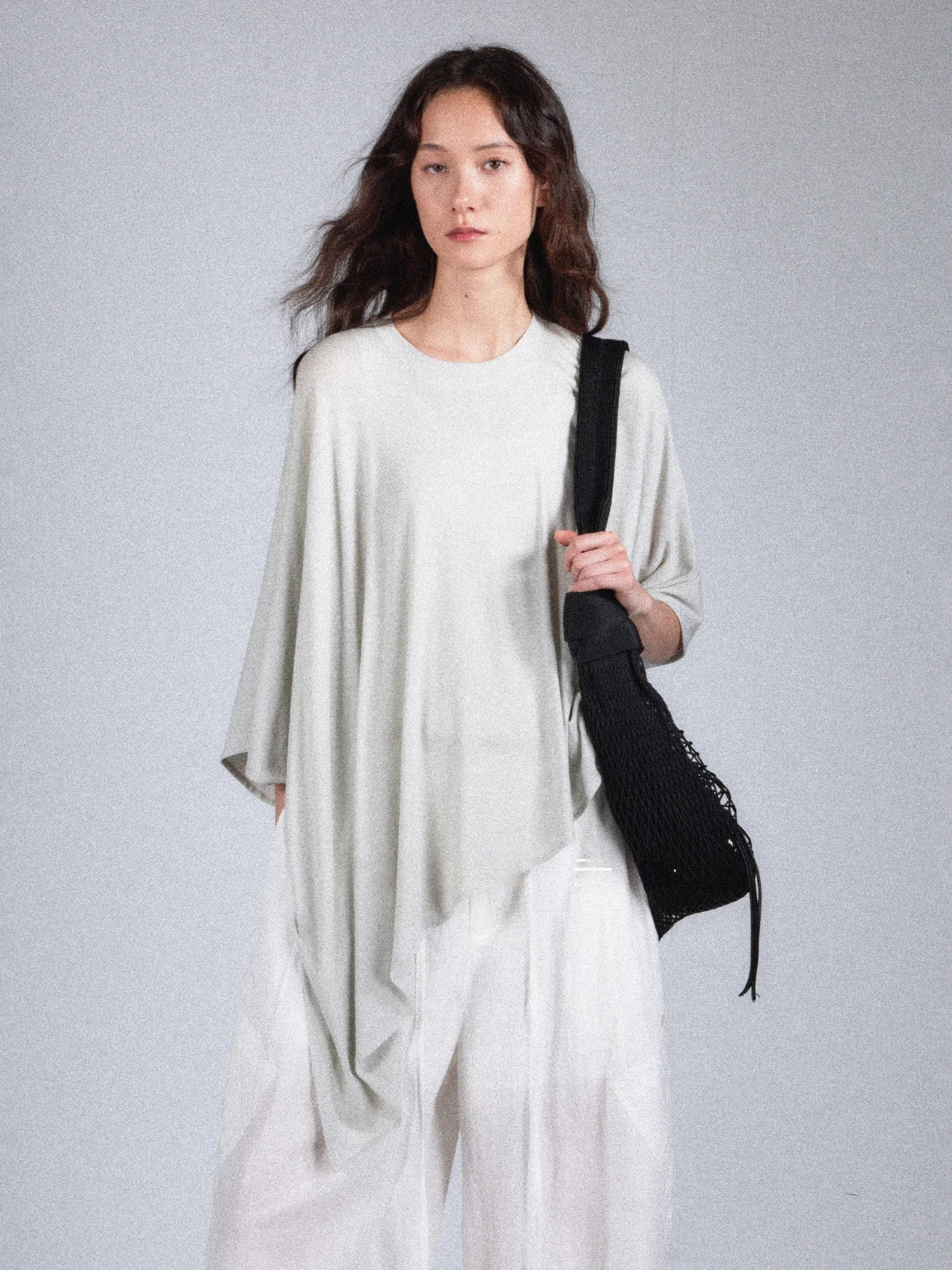 Asymmetrical T-Shirt Shawl Top with Belt Loose Batwing Sleeve round Neckline Lightweight Spring Fashion for Ladies
Asymmetrical T-Shirt Shawl Top with Belt Loose Batwing Sleeve round Neckline Lightweight Spring Fashion for Ladies