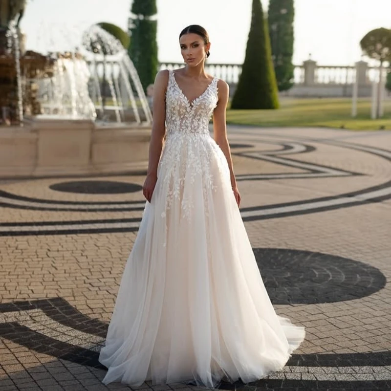 Customized ivory Ball Gown Royal Wedding Dresses Lace flower applique Long tail Made Robe De
Customized ivory Ball Gown Royal Wedding Dresses Lace flower applique Long tail Made Robe De