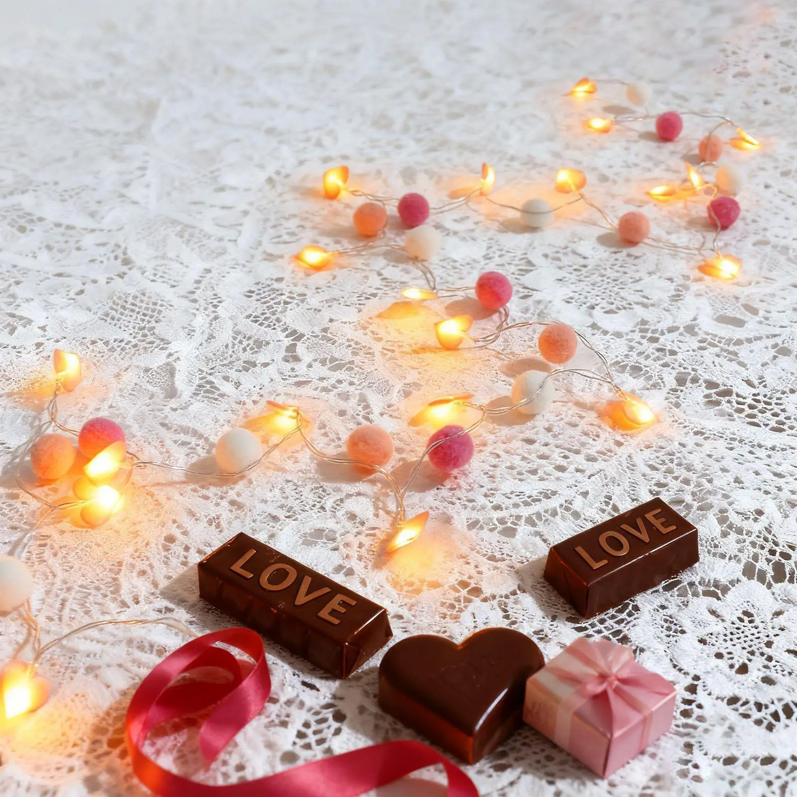 Holiday Decorative Fairy Lights Heart Shaped String Light Accessory for Valentines Day Home Party Backdrop
Holiday Decorative Fairy Lights Heart Shaped String Light Accessory for Valentines Day Home Party Backdrop