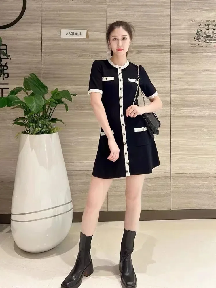 Women Wavy Edge Knit Dress Short Sleeve Slim O-neck Single Breasted 2024 Spring Summer Female Mini Robe
Women Wavy Edge Knit Dress Short Sleeve Slim O-neck Single Breasted 2024 Spring Summer Female Mini Robe