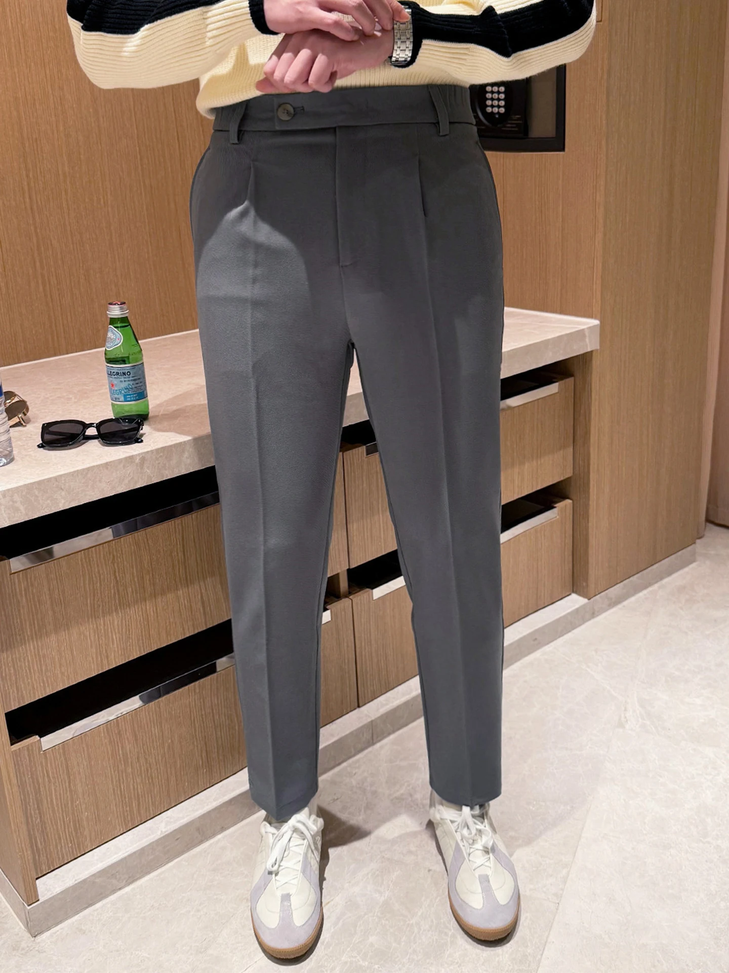 Мужские повседневные брюки в стиле ретро, облегающие, осенне-зимние, модные, деловые, для отдыха, из полиэфирного волокна
Мужские повседневные брюки в стиле ретро, облегающие, осенне-зимние, модные, деловые, для отдыха, из полиэфирного волокна