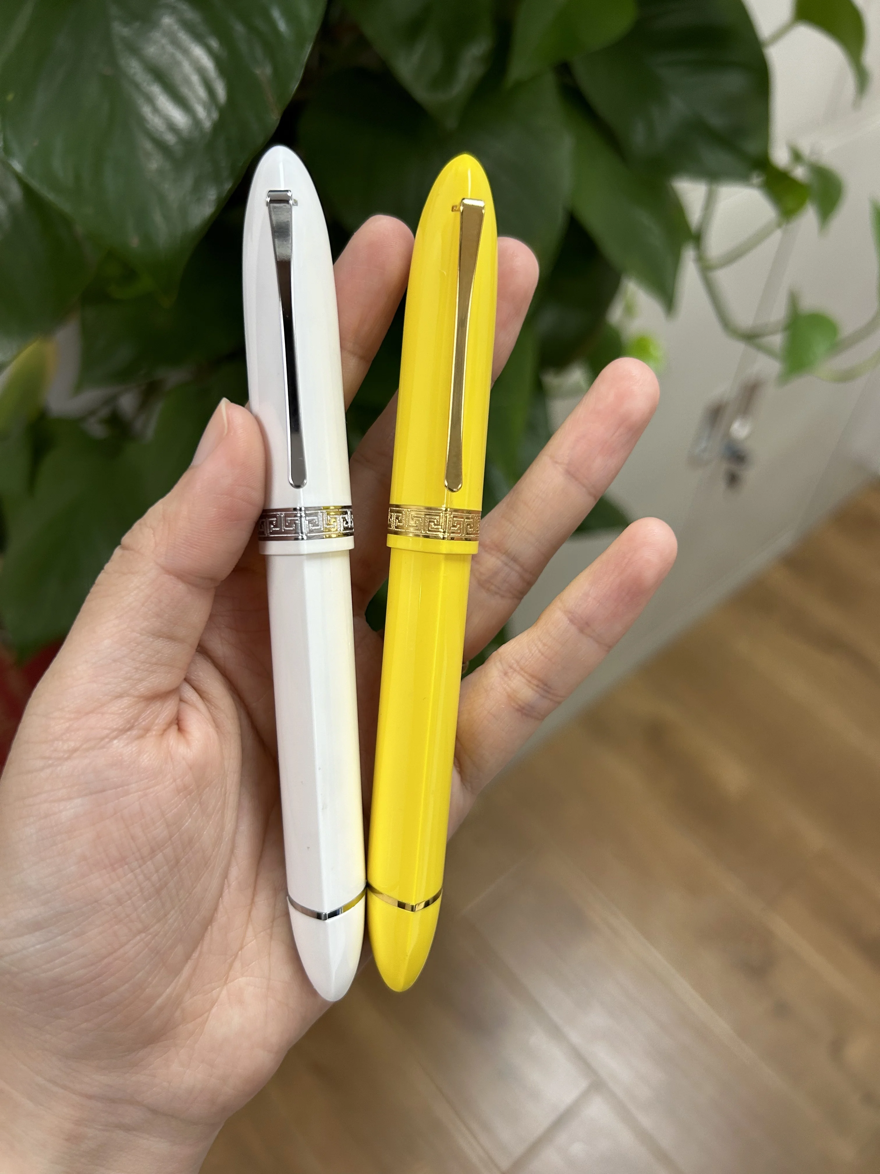 2024 New Majohn V60 Triangular Piston Fountain Pen EF/F 0.38/0.5mm Nib Rollerball Pen Office Supplies Pens For Writing Suppliers
2024 New Majohn V60 Triangular Piston Fountain Pen EF/F 0.38/0.5mm Nib Rollerball Pen Office Supplies Pens For Writing Suppliers