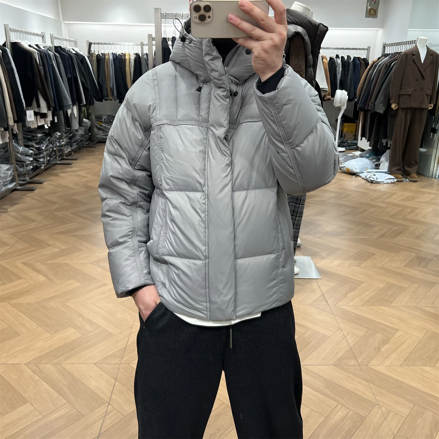 Мужская зимняя куртка-пуховик с капюшоном, свободного кроя, теплая, для повседневной носки, в американском стиле, с длинным рукавом, на молнии, ветрозащитная, модная
Мужская зимняя куртка-пуховик с капюшоном, свободного кроя, теплая, для повседневной носки, в американском стиле, с длинным рукавом, на молнии, ветрозащитная, модная