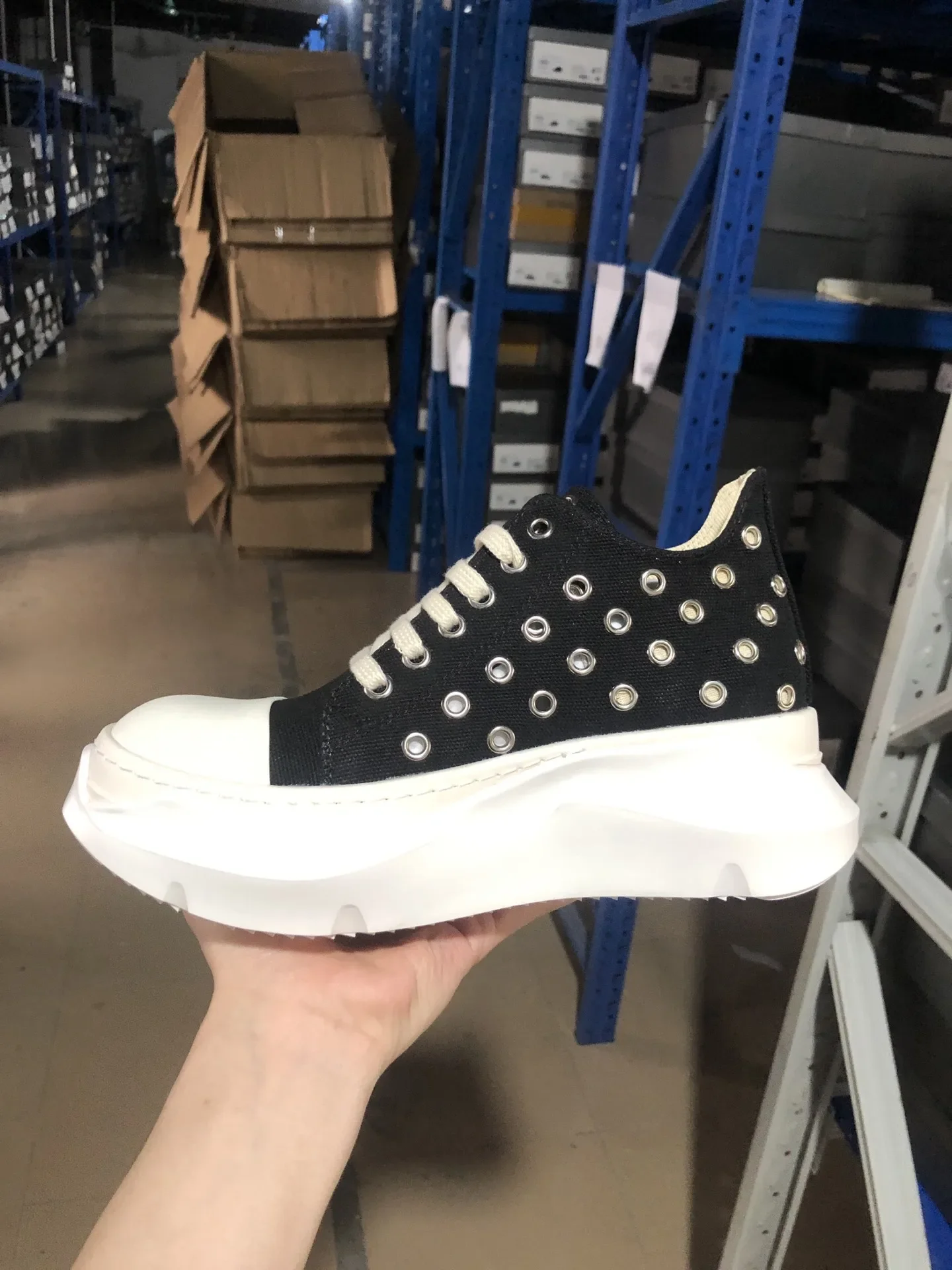 Top Hight Quality Men Casual Shoes Canvas Womens Tennis Shoes Brand Designer Classic Fashion Design Goth Y2K style RO shoes
Top Hight Quality Men Casual Shoes Canvas Womens Tennis Shoes Brand Designer Classic Fashion Design Goth Y2K style RO shoes