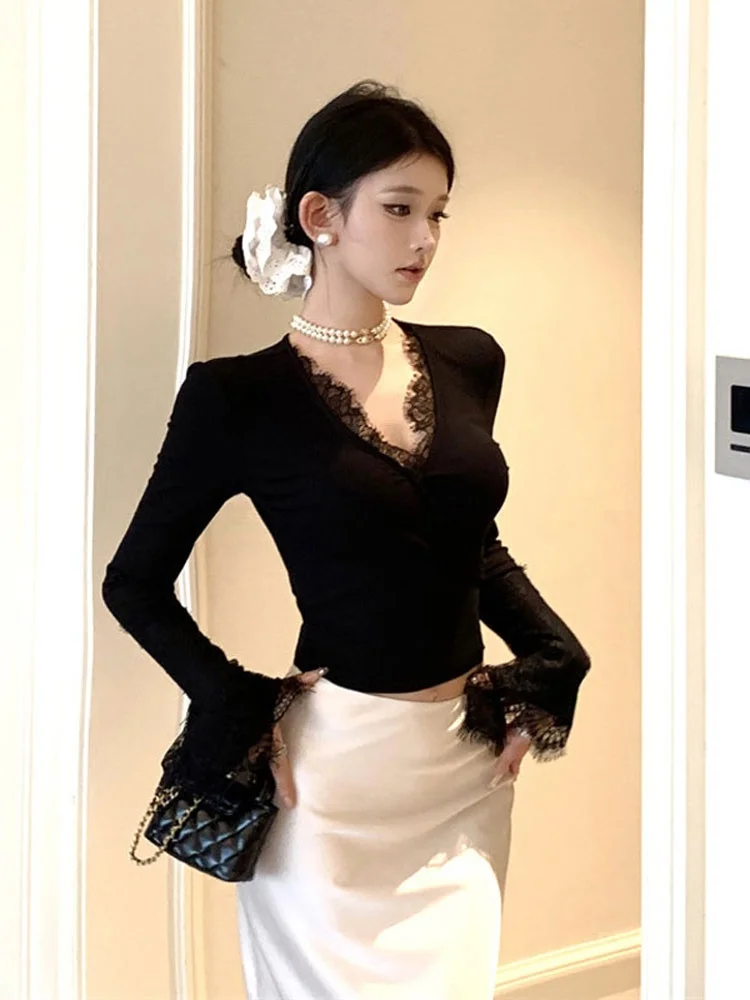 Sexy Lace Shirt Tight V-neck Base Shirt Spring Inner Wear Unique Beautiful French Style Short Sleeve Long Sleeve Pure Color
Sexy Lace Shirt Tight V-neck Base Shirt Spring Inner Wear Unique Beautiful French Style Short Sleeve Long Sleeve Pure Color