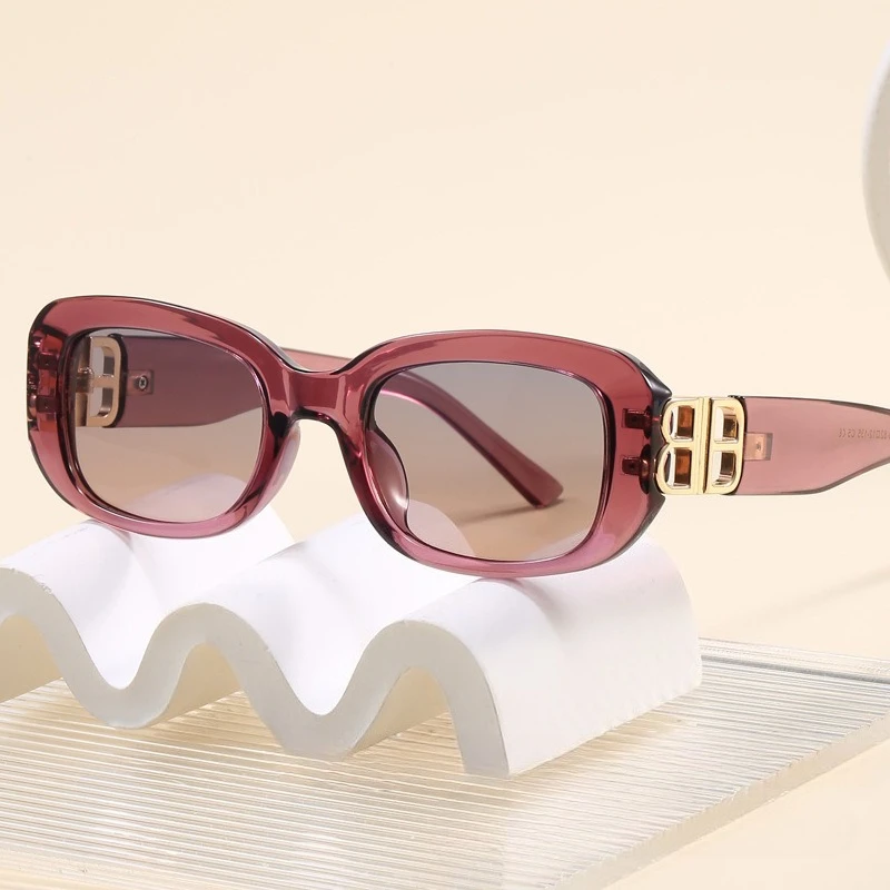 2025 New Retro Women's Sunglasses Small Frame Metal Polarized UV400 Ink Color Versatile Fashion Street Trend Vintage Shades
2025 New Retro Women's Sunglasses Small Frame Metal Polarized UV400 Ink Color Versatile Fashion Street Trend Vintage Shades