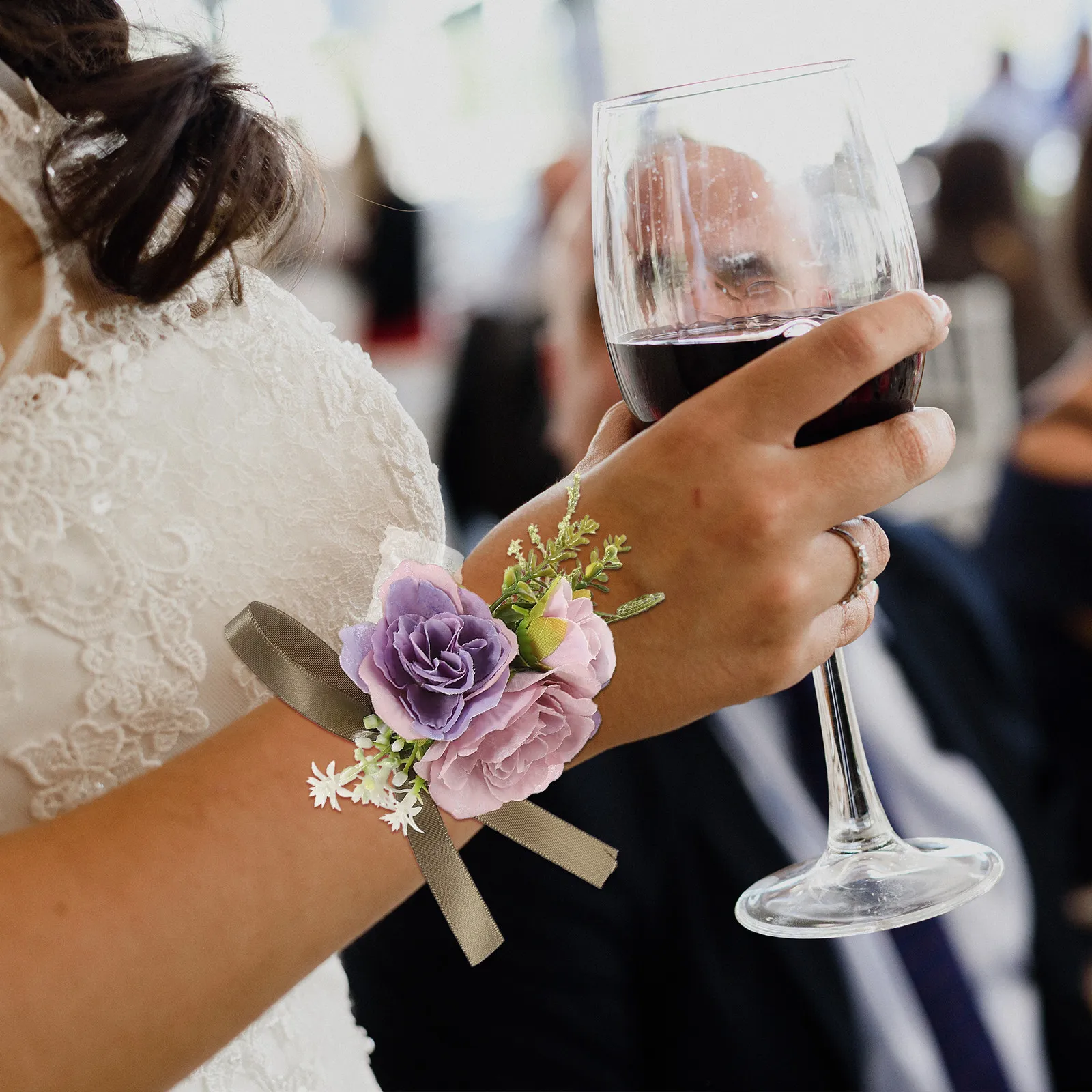 Набор из 1 шт. искусственных цветочных браслетов-корсажей для свадьбы, свадебные цветочные украшения, браслеты для подружек невесты, декоративные цветочные композиции на руку
Набор из 1 шт. искусственных цветочных браслетов-корсажей для свадьбы, свадебные цветочные украшения, браслеты для подружек невесты, декоративные цветочные композиции на руку