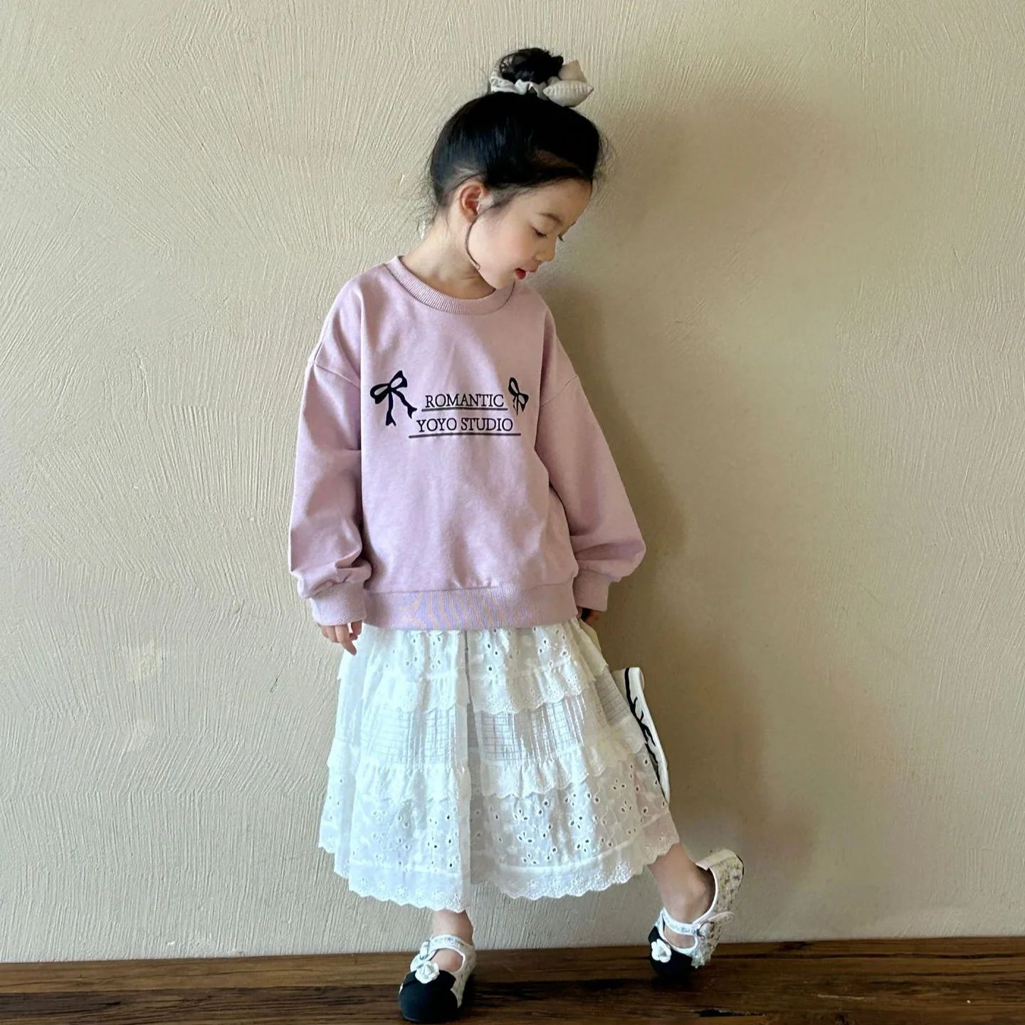 Girls' Hoodie 2025 Spring New Item for Children Aged 2-7, Korean Long Sleeved Top, Children's Korean Half Skirt Trend
Girls' Hoodie 2025 Spring New Item for Children Aged 2-7, Korean Long Sleeved Top, Children's Korean Half Skirt Trend