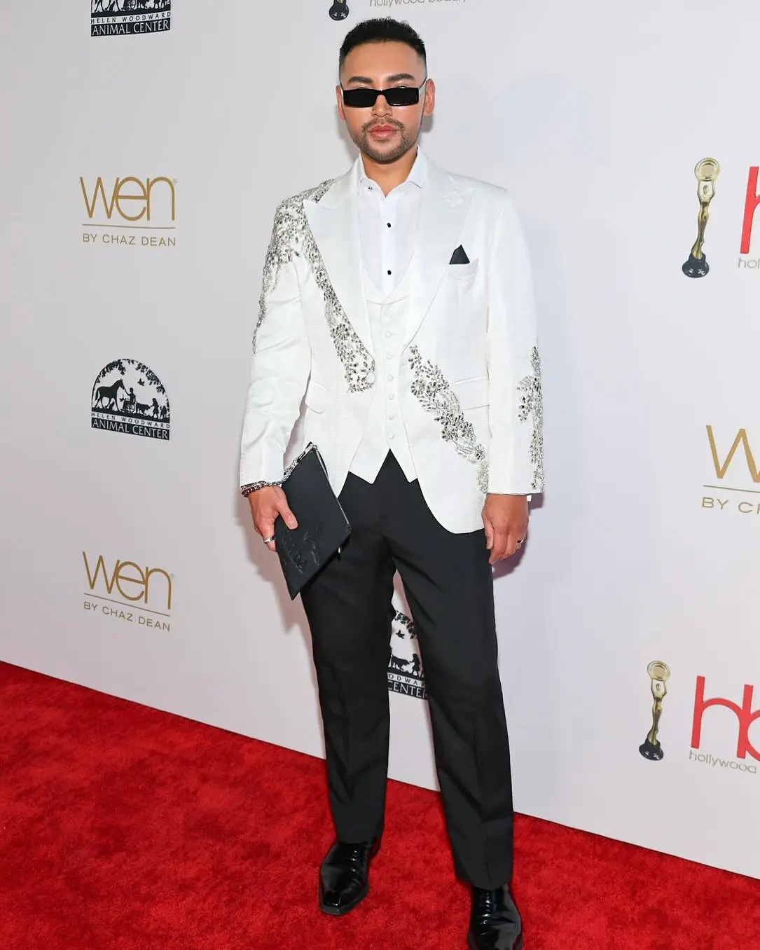 Crystals Men Suit Set 2 Piece White Blazer+Black Pants Trousers Wedding Tuxedos Male Prom Coat Customized Formal Office Jacket
Crystals Men Suit Set 2 Piece White Blazer+Black Pants Trousers Wedding Tuxedos Male Prom Coat Customized Formal Office Jacket