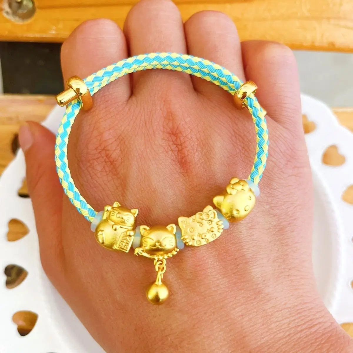 Miniso New Gold-Plated Hello Kitty Lucky Cute Sweet Bracelet Gift for Best Friend Jewelry
Miniso New Gold-Plated Hello Kitty Lucky Cute Sweet Bracelet Gift for Best Friend Jewelry