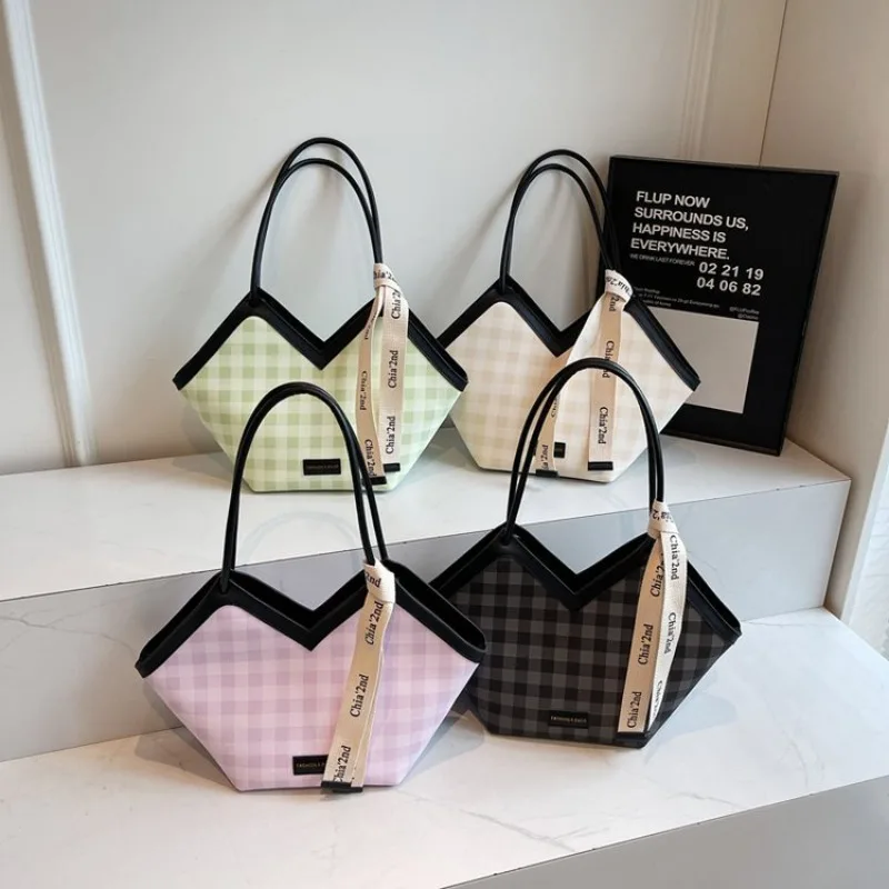 Luxury Commuter Fashionable Original Diaper Bag Chic Crossbody Handbag For Women Stylish Large Capacity Tote
Luxury Commuter Fashionable Original Diaper Bag Chic Crossbody Handbag For Women Stylish Large Capacity Tote