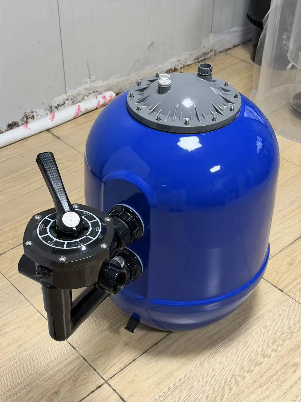 JADE JFS1050F Pool Sand Filter 1050mm 42 Inch Side Mount 43m³/h Flow Rate 680kg Sand Capacity Fiberglass Laminated
JADE JFS1050F Pool Sand Filter 1050mm 42 Inch Side Mount 43m³/h Flow Rate 680kg Sand Capacity Fiberglass Laminated