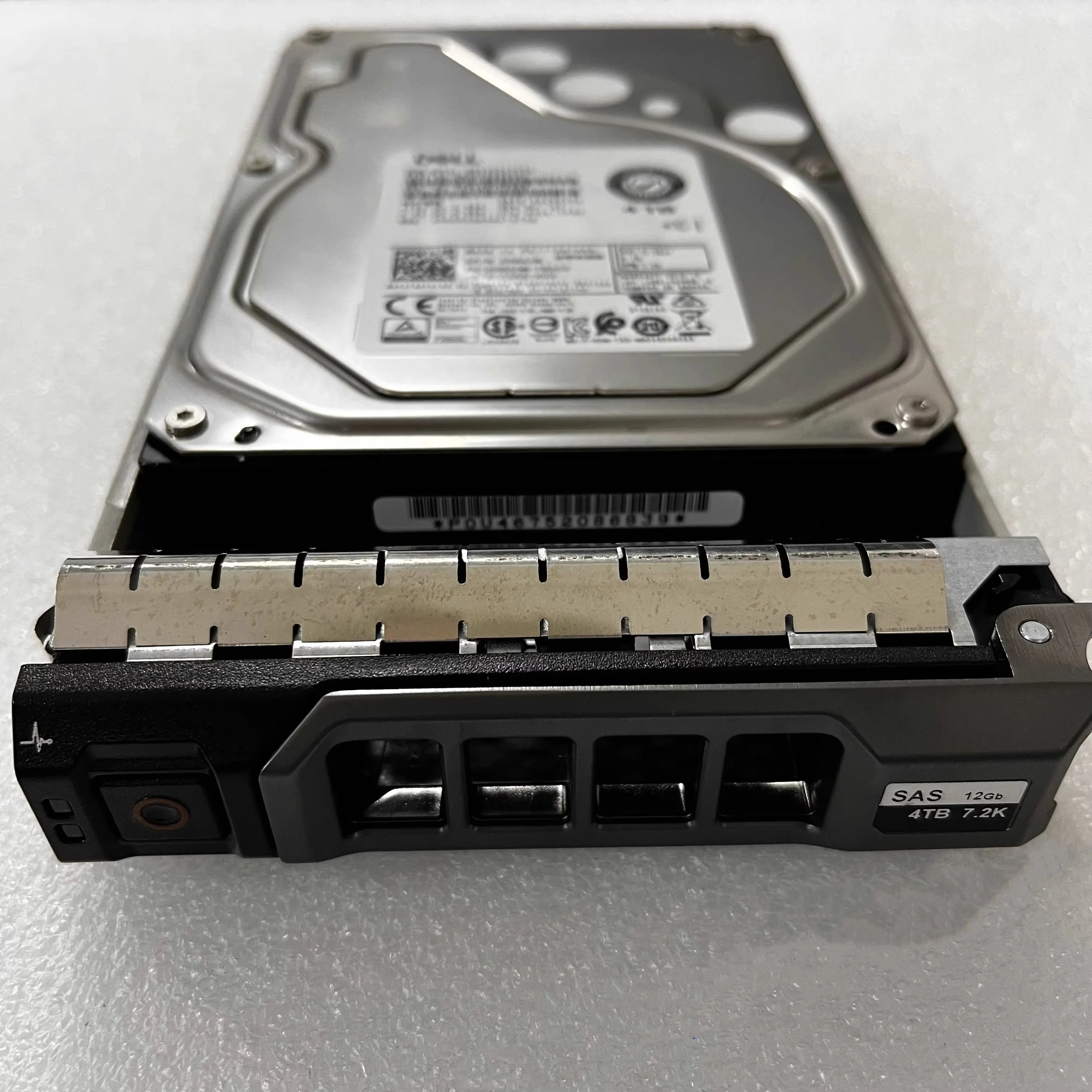 00F9W8 MG04SCA40EN 4 ТБ, 7200 об/мин, 128 м, 3,5 дюйма, SAS-12Gb, жесткий диск для PowerEdge
00F9W8 MG04SCA40EN 4 ТБ, 7200 об/мин, 128 м, 3,5 дюйма, SAS-12Gb, жесткий диск для PowerEdge