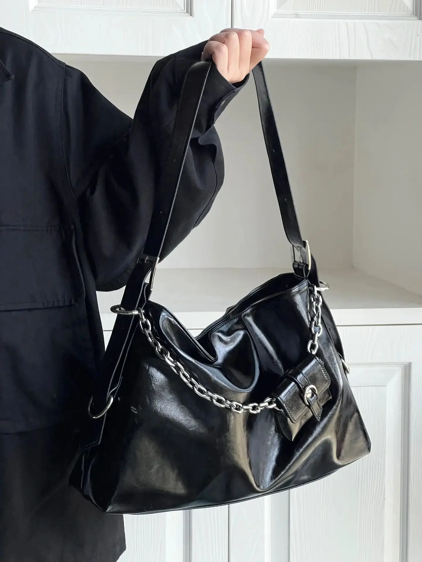 Minimalist Underarm Bag Single Shoulder Bag 2024 Spring/Summer New Women's Bag Fashionable Large Capacity Crossbody Bag
Minimalist Underarm Bag Single Shoulder Bag 2024 Spring/Summer New Women's Bag Fashionable Large Capacity Crossbody Bag