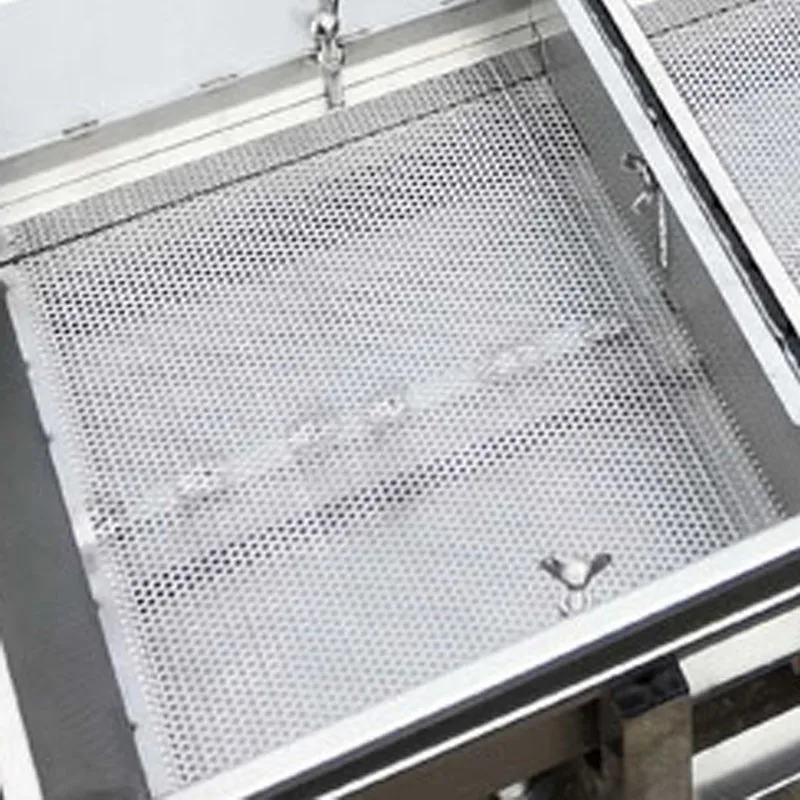 Food sieve machine single sieve vibrating electric screen packing machine Large granular material screening machine
Food sieve machine single sieve vibrating electric screen packing machine Large granular material screening machine