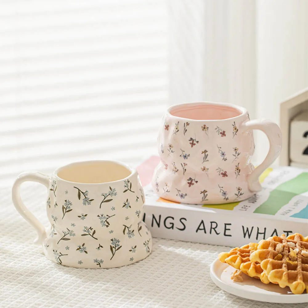 Керамическая кофейная кружка с розовым милым цветком и большой ручкой ручной работы, новинка 11 унций, нерегулярные кружки для латте, чая, молока, какао
Керамическая кофейная кружка с розовым милым цветком и большой ручкой ручной работы, новинка 11 унций, нерегулярные кружки для латте, чая, молока, какао