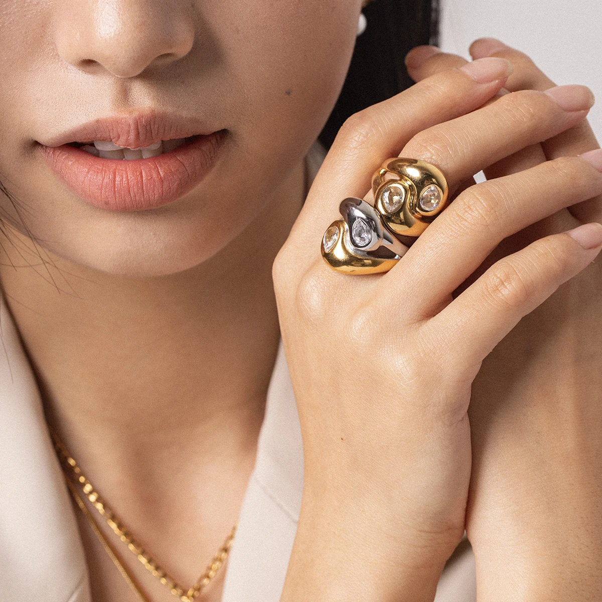 18K Gold Plated Stainless Steel Ring For Women Two Tone Chunky Crystal Irregular Hypoallergenic Tarnish Resistant Daily Jewely
18K Gold Plated Stainless Steel Ring For Women Two Tone Chunky Crystal Irregular Hypoallergenic Tarnish Resistant Daily Jewely