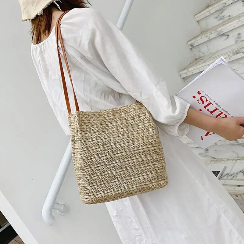 Women Straw Woven Crossbody Bag, Large Rattan Basket Shoulder Bag Casual Summer Beach Messenger Bag For Ladies Girls
Women Straw Woven Crossbody Bag, Large Rattan Basket Shoulder Bag Casual Summer Beach Messenger Bag For Ladies Girls