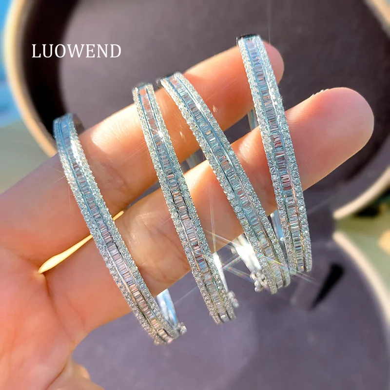 LUOWEND 100% 18K White Gold Bangle Luxury Real Natural Diamonds 1.2carat Bangle Shiny Classic Style Engagement Jewelry for Women
LUOWEND 100% 18K White Gold Bangle Luxury Real Natural Diamonds 1.2carat Bangle Shiny Classic Style Engagement Jewelry for Women